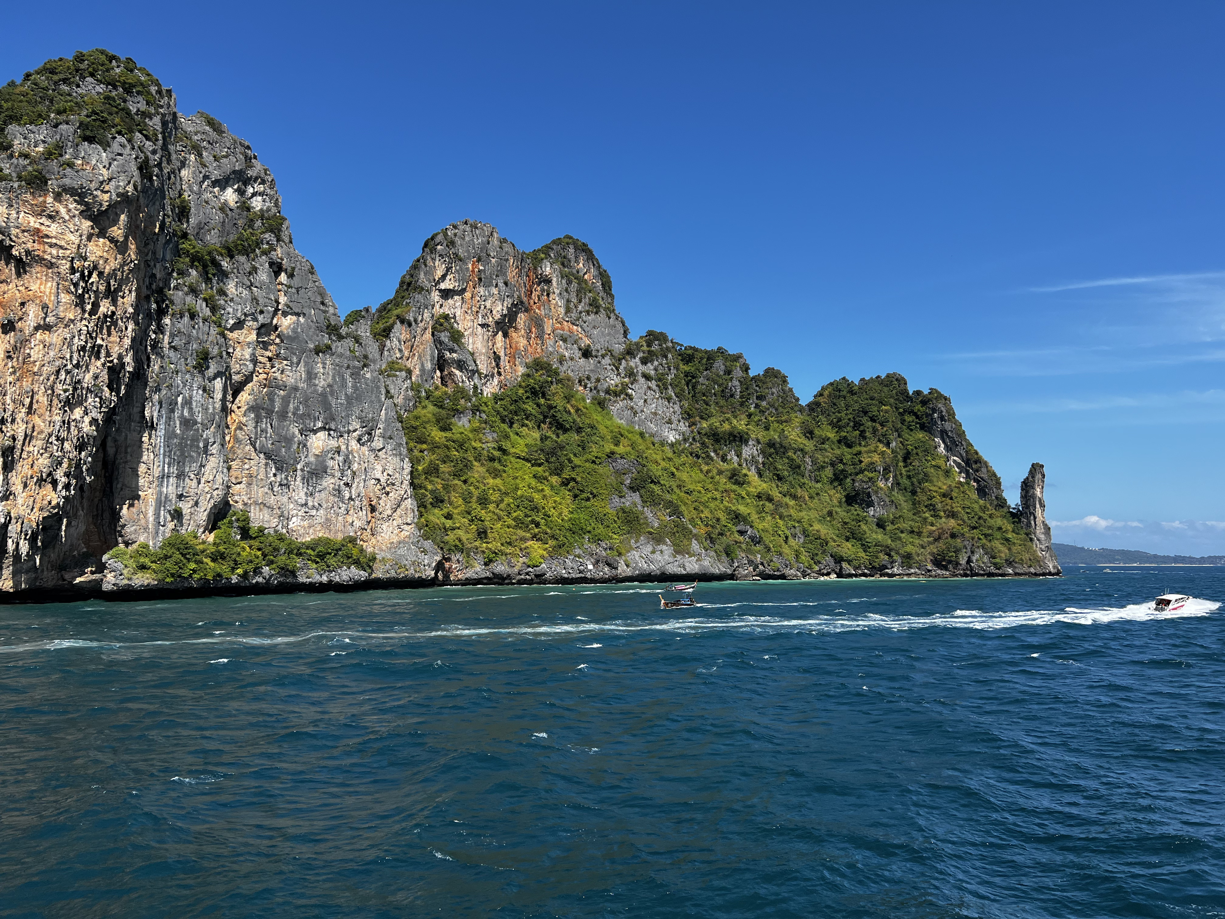 Picture Thailand Phuket to Ko Phi Phi Ferry 2021-12 64 - Journey Phuket to Ko Phi Phi Ferry