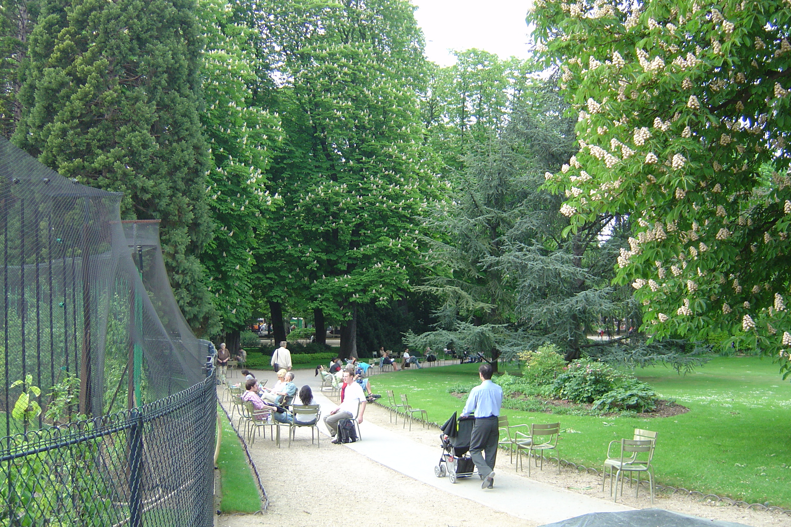 Picture France Paris Luxembourg Garden 2007-04 18 - Around Luxembourg Garden