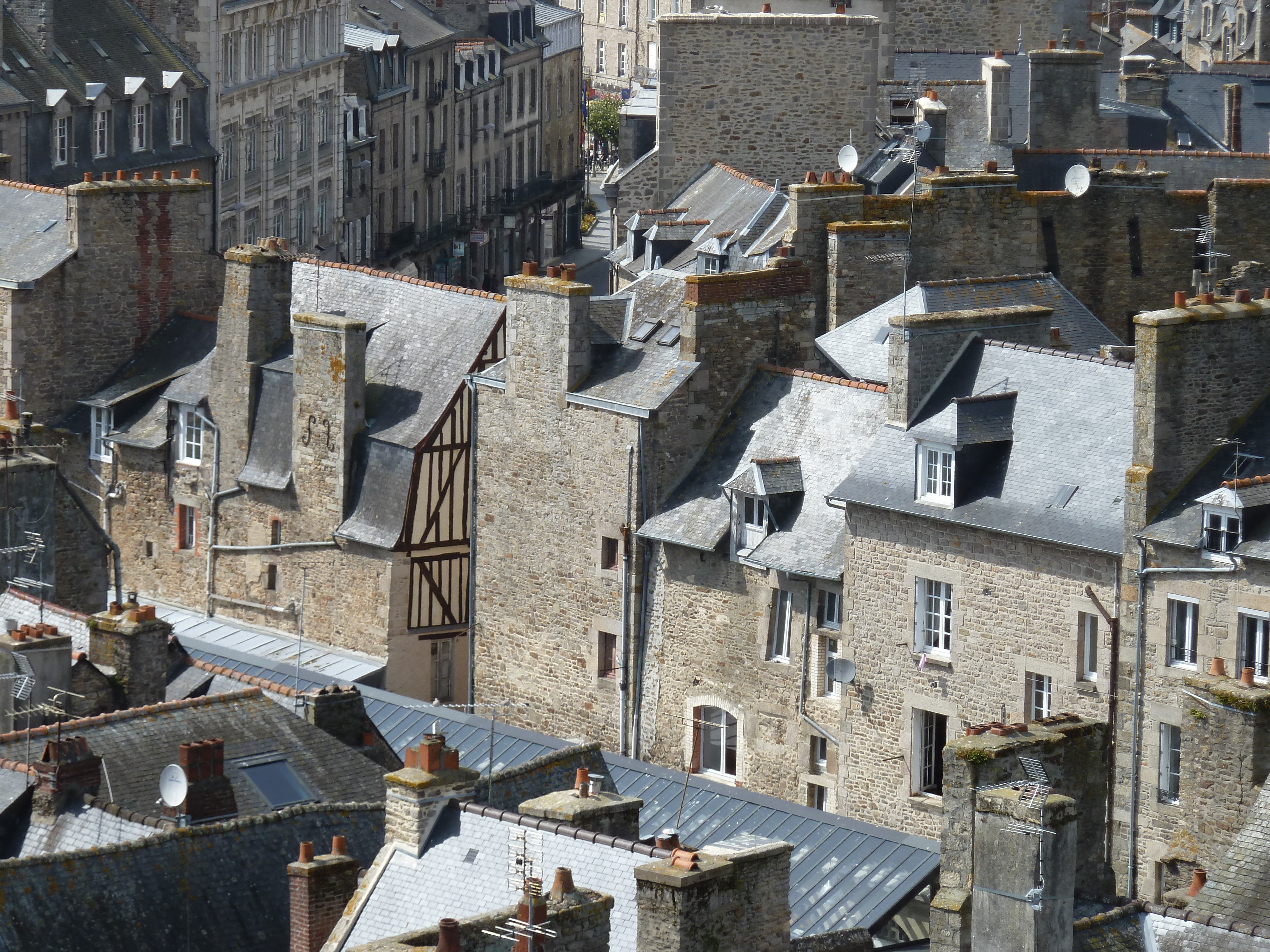 Picture France Dinan Dinan clock tower 2010-04 4 - Around Dinan clock tower