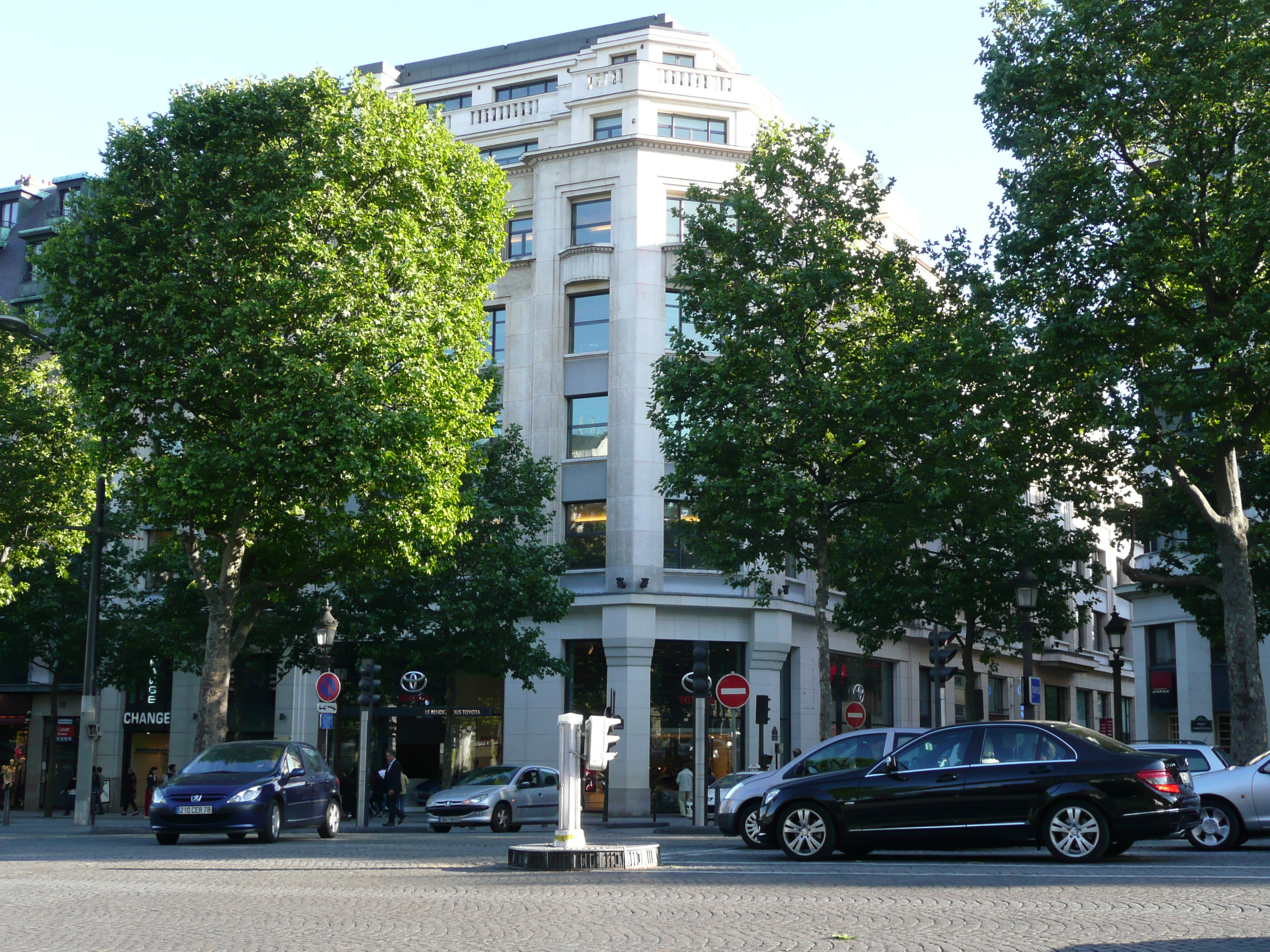 Picture France Paris Champs Elysees 2007-04 15 - Discovery Champs Elysees