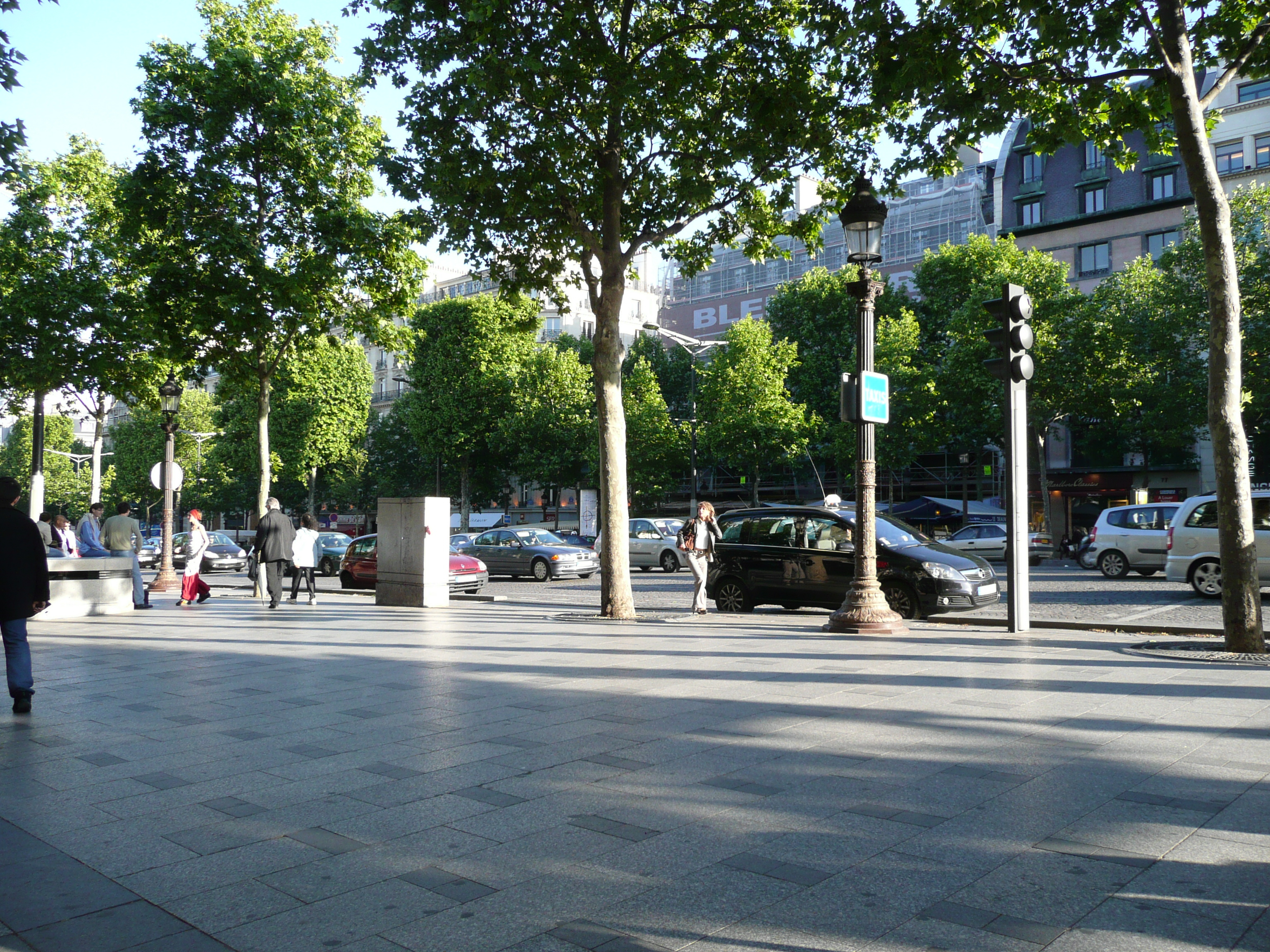 Picture France Paris Champs Elysees 2007-04 33 - Tour Champs Elysees