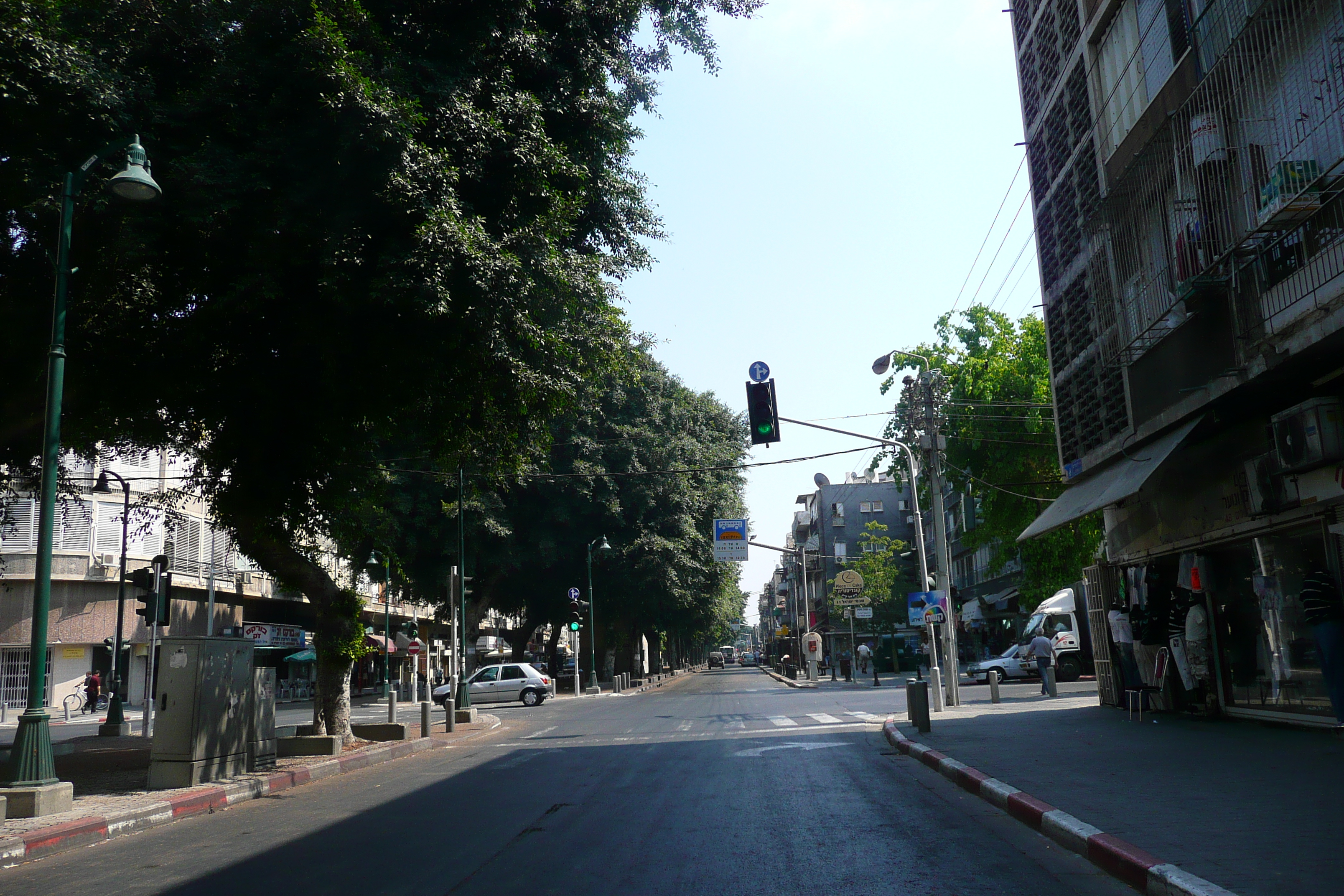 Picture Israel Tel Aviv Yerushalyim Street 2007-06 13 - Discovery Yerushalyim Street