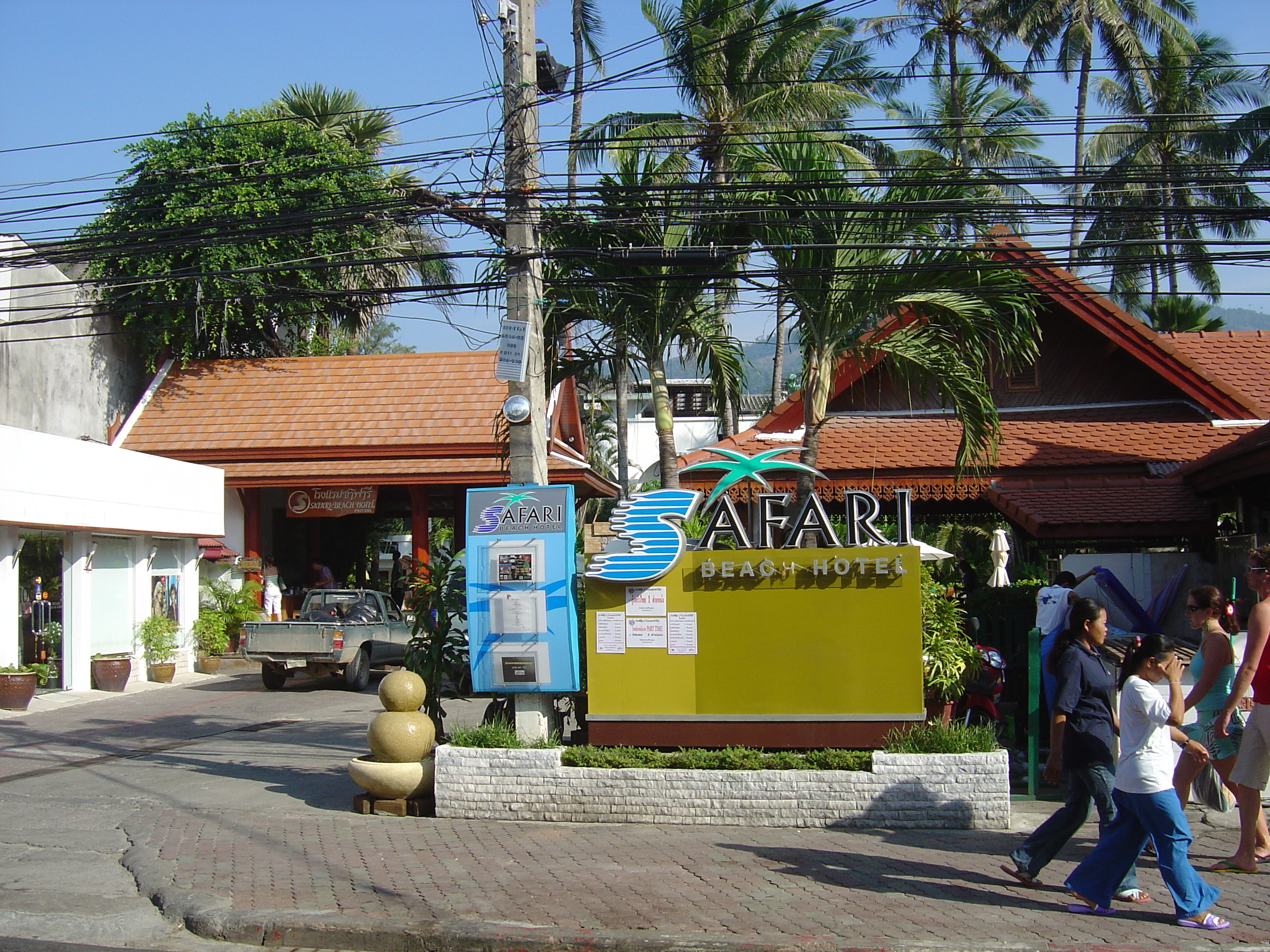 Picture Thailand Phuket Patong Beach Road 2005-12 78 - Center Beach Road