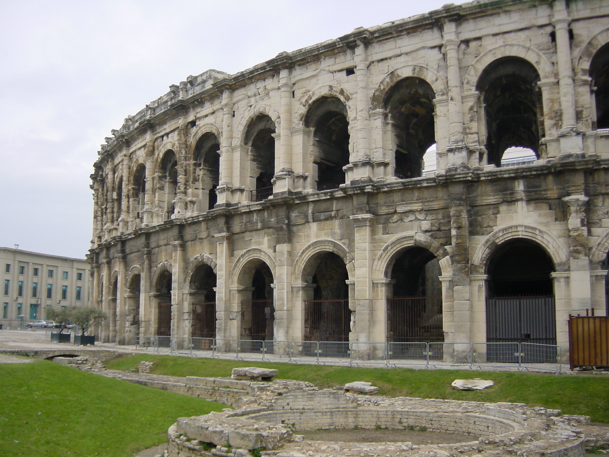 Picture France Nimes 2001-11 11 - Journey Nimes