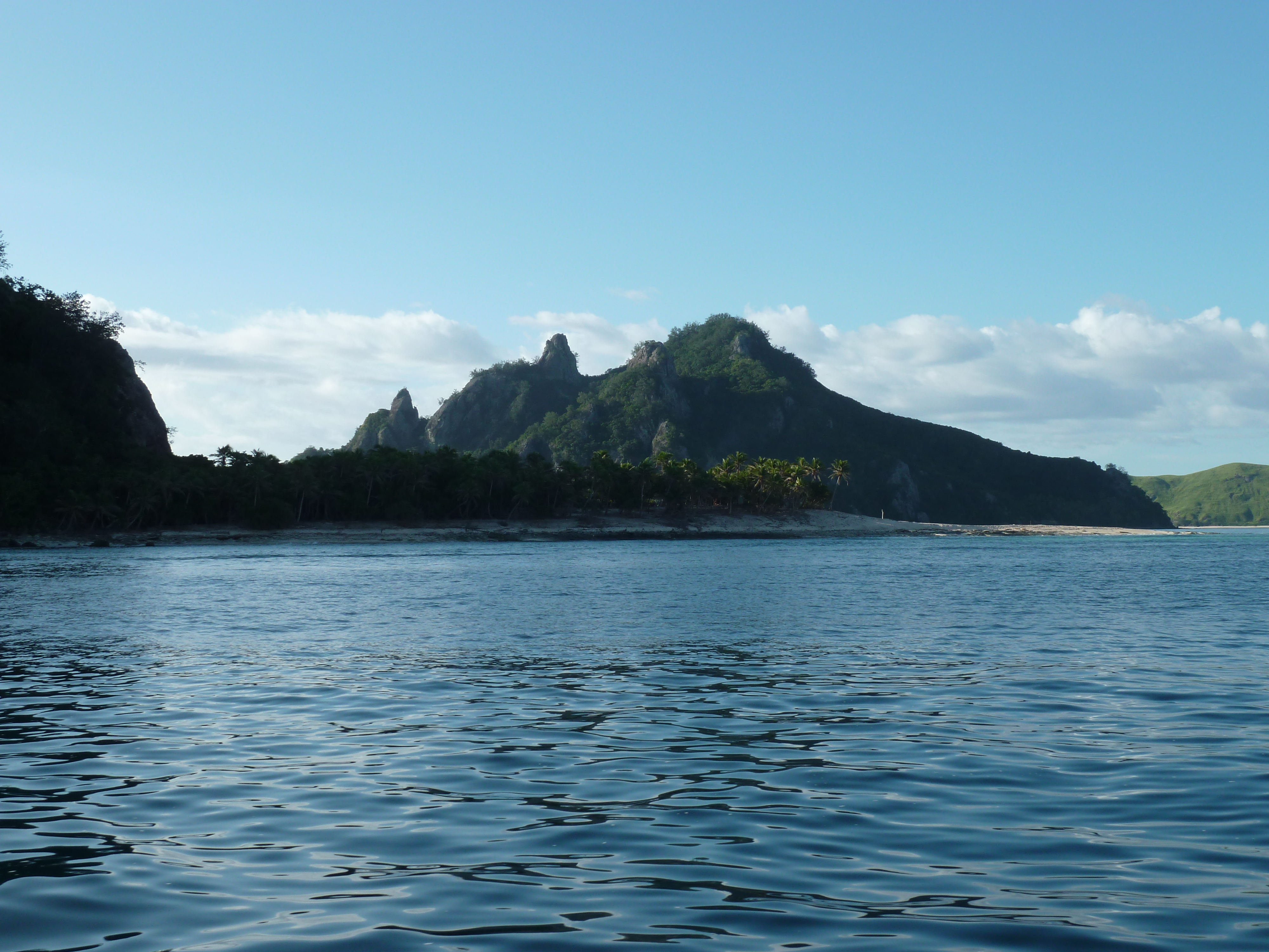 Picture Fiji Amunuca Island to Castaway Island 2010-05 25 - Center Amunuca Island to Castaway Island