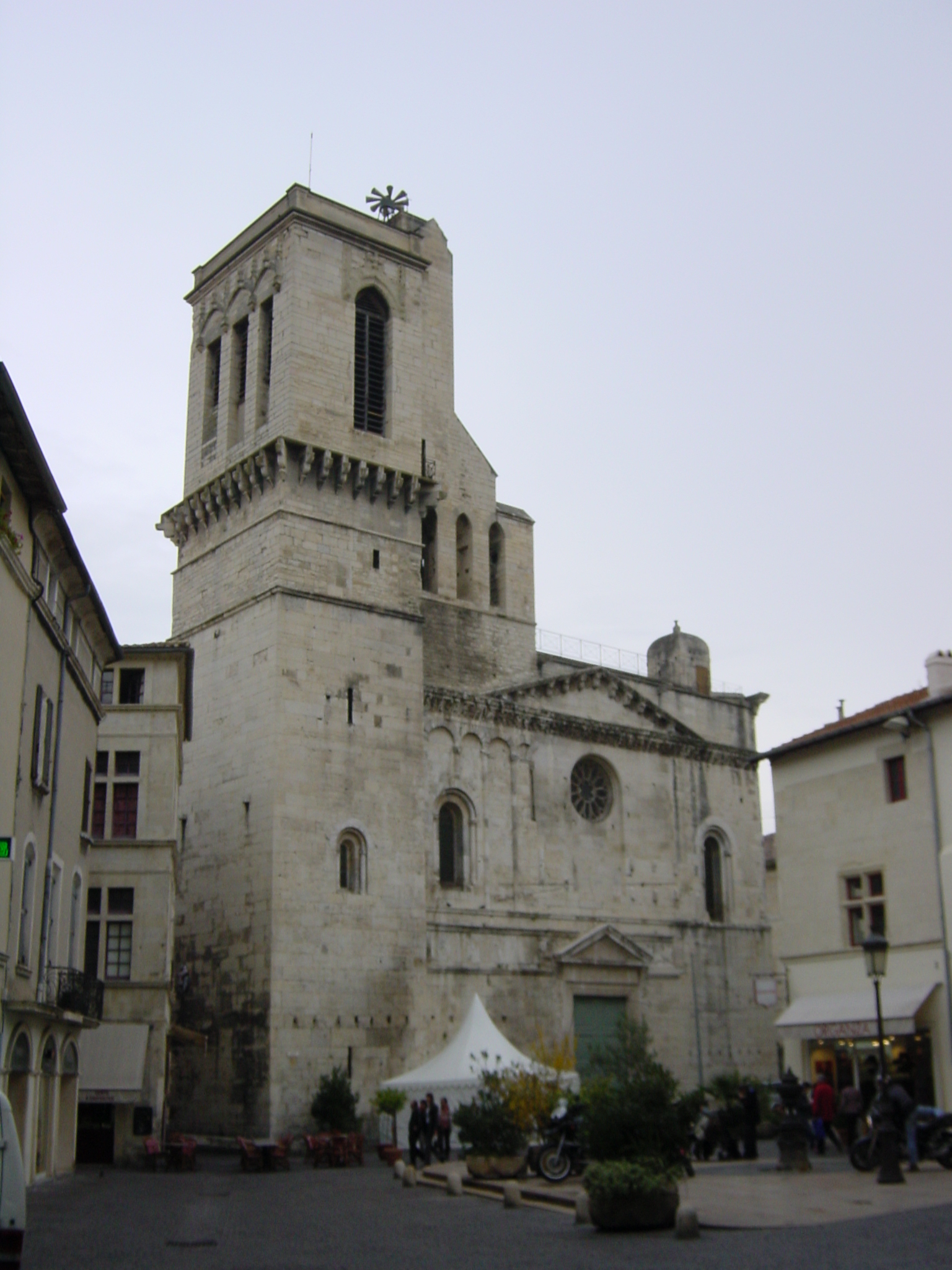 Picture France Nimes 2001-11 3 - Tours Nimes