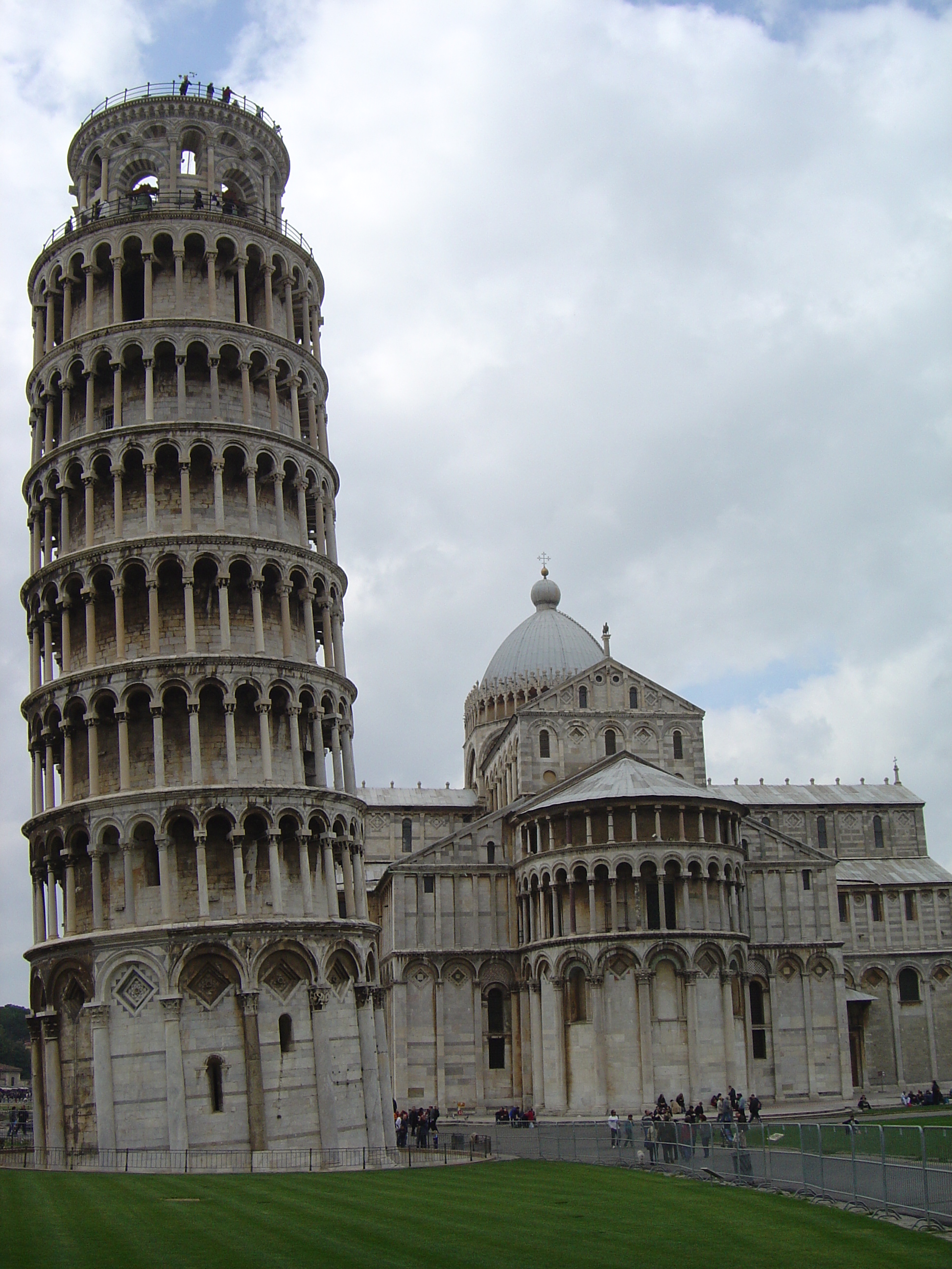 Picture Italy Pisa 2004-03 43 - Tour Pisa