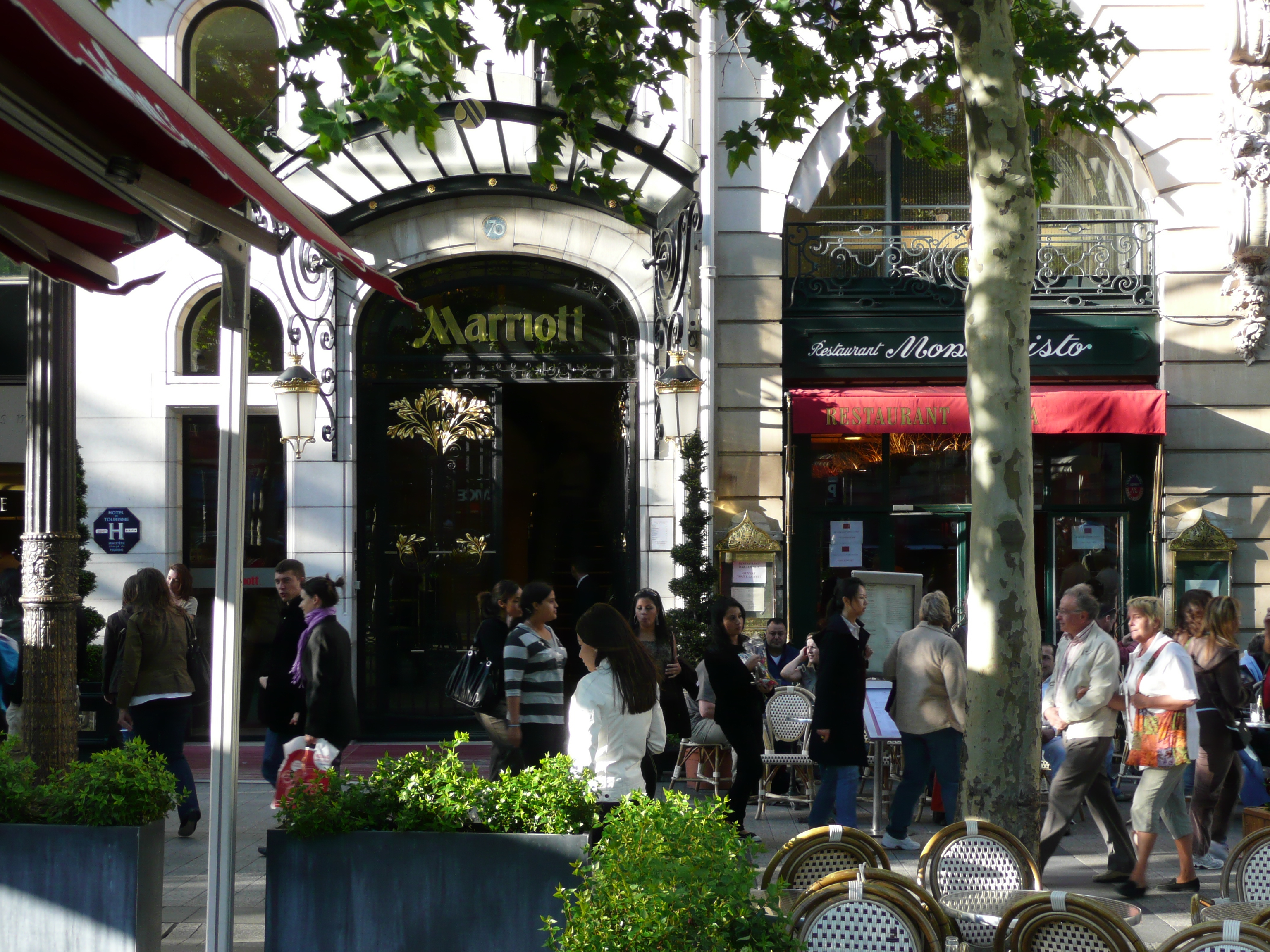 Picture France Paris Champs Elysees 2007-04 138 - Tour Champs Elysees