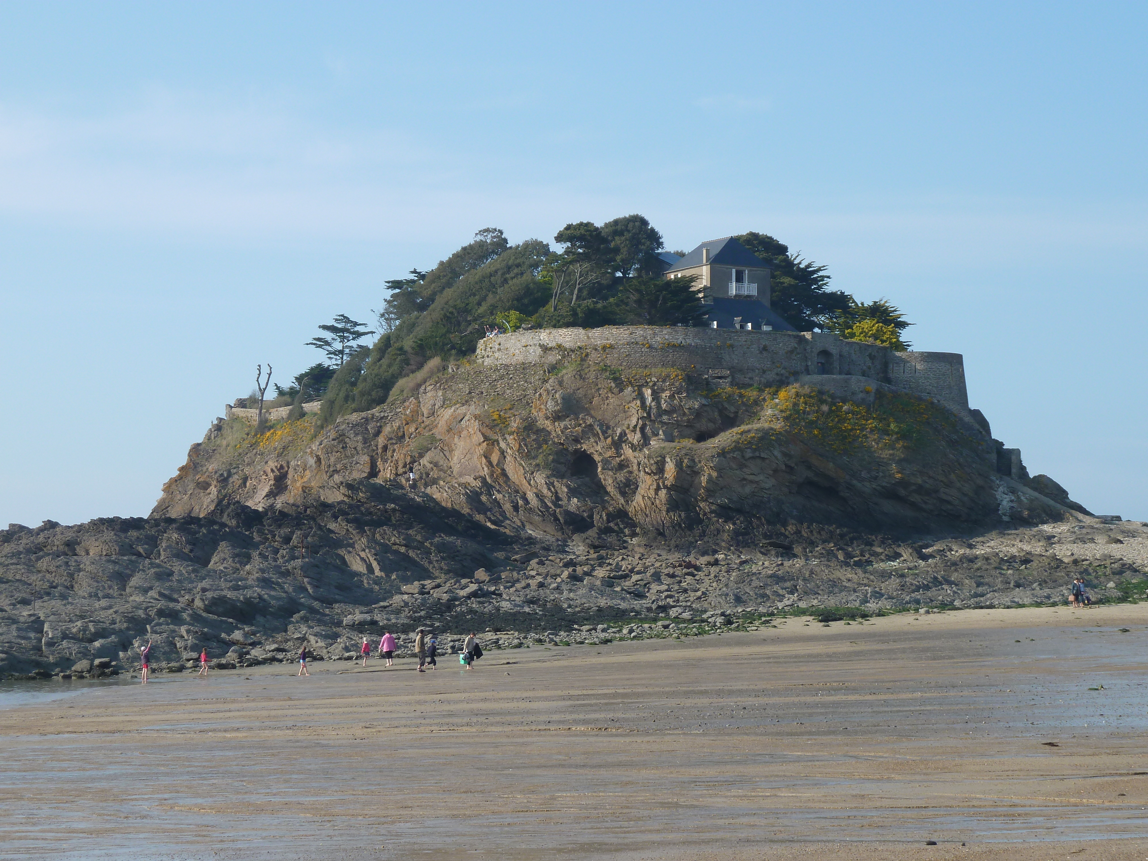 Picture France St Coulomb Du Guesclin Bay 2010-04 15 - Tours Du Guesclin Bay