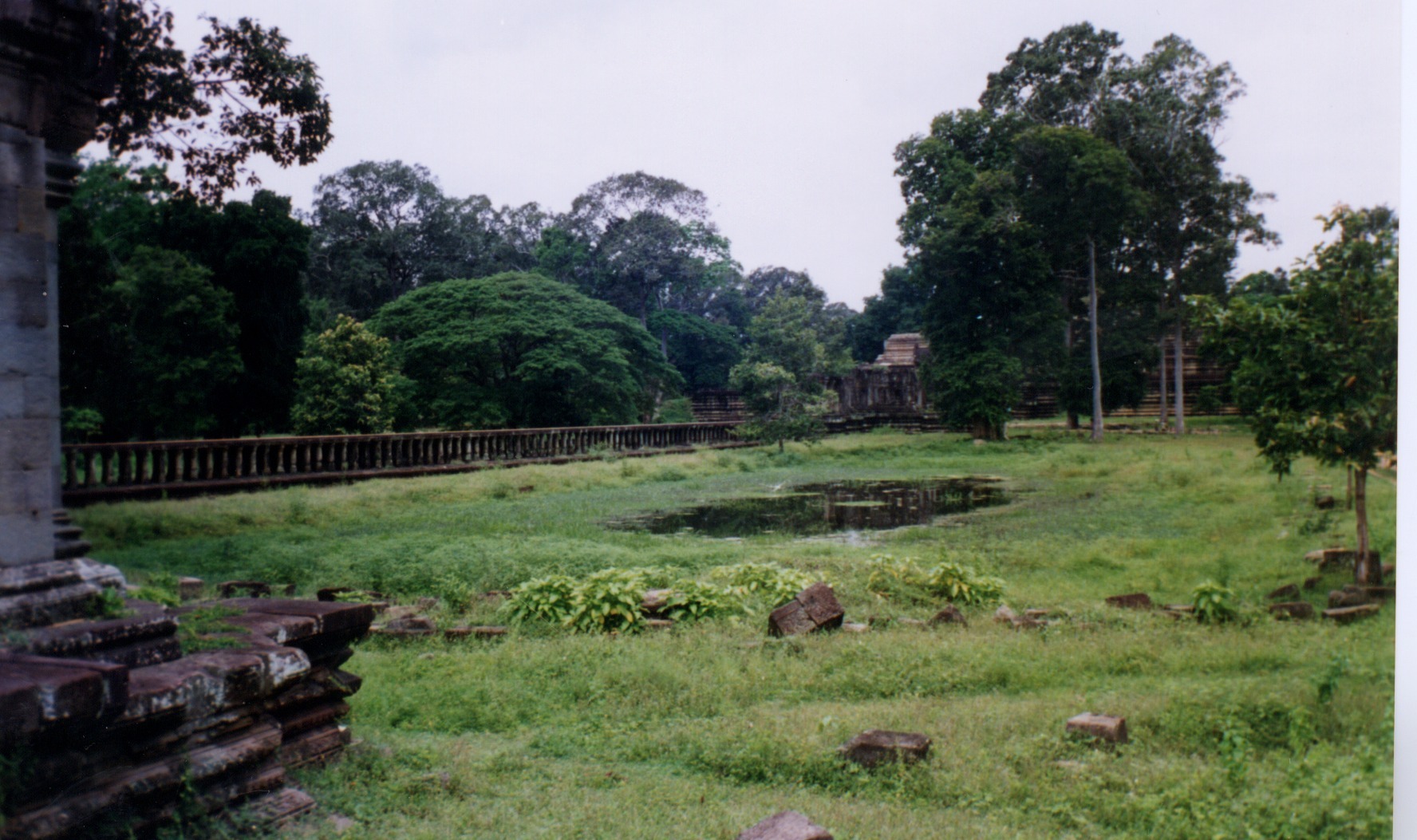 Picture Cambodia Angkor 1996-06 52 - History Angkor