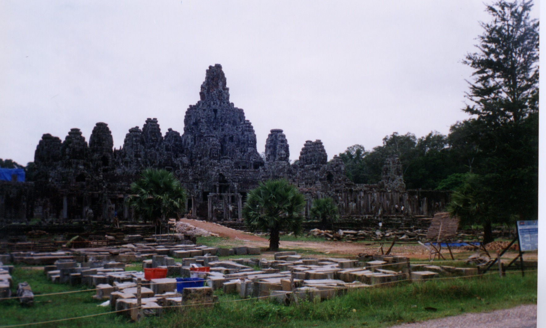 Picture Cambodia Angkor 1996-06 49 - Journey Angkor