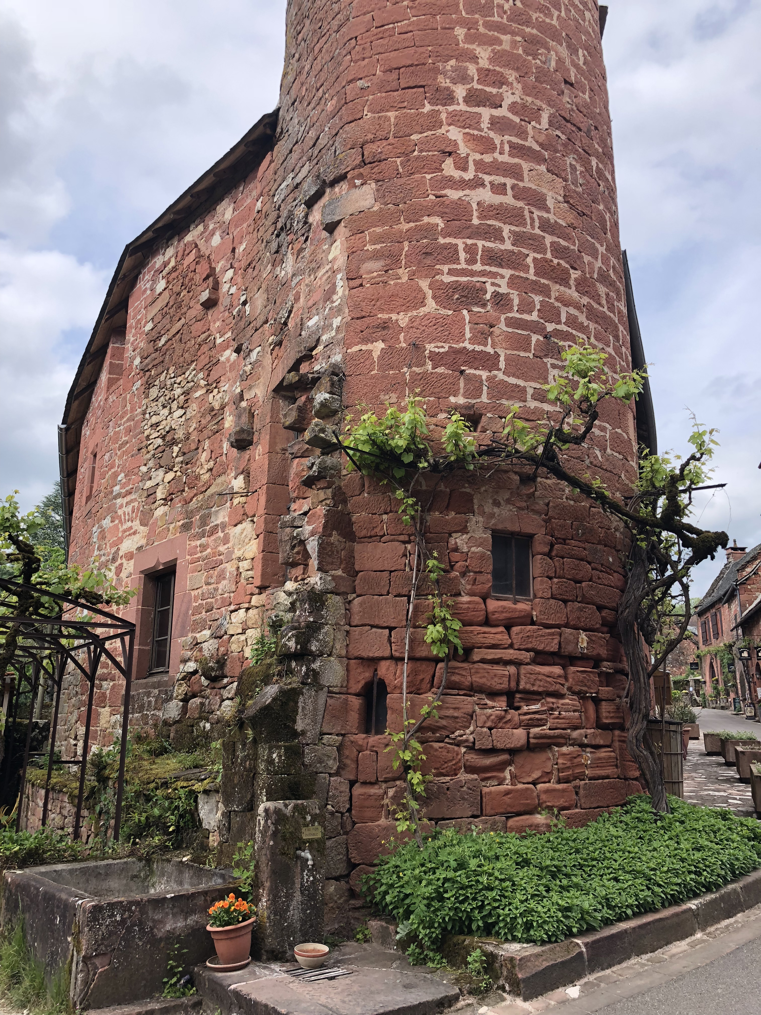 Picture France Collonges la Rouge 2018-04 56 - Around Collonges la Rouge