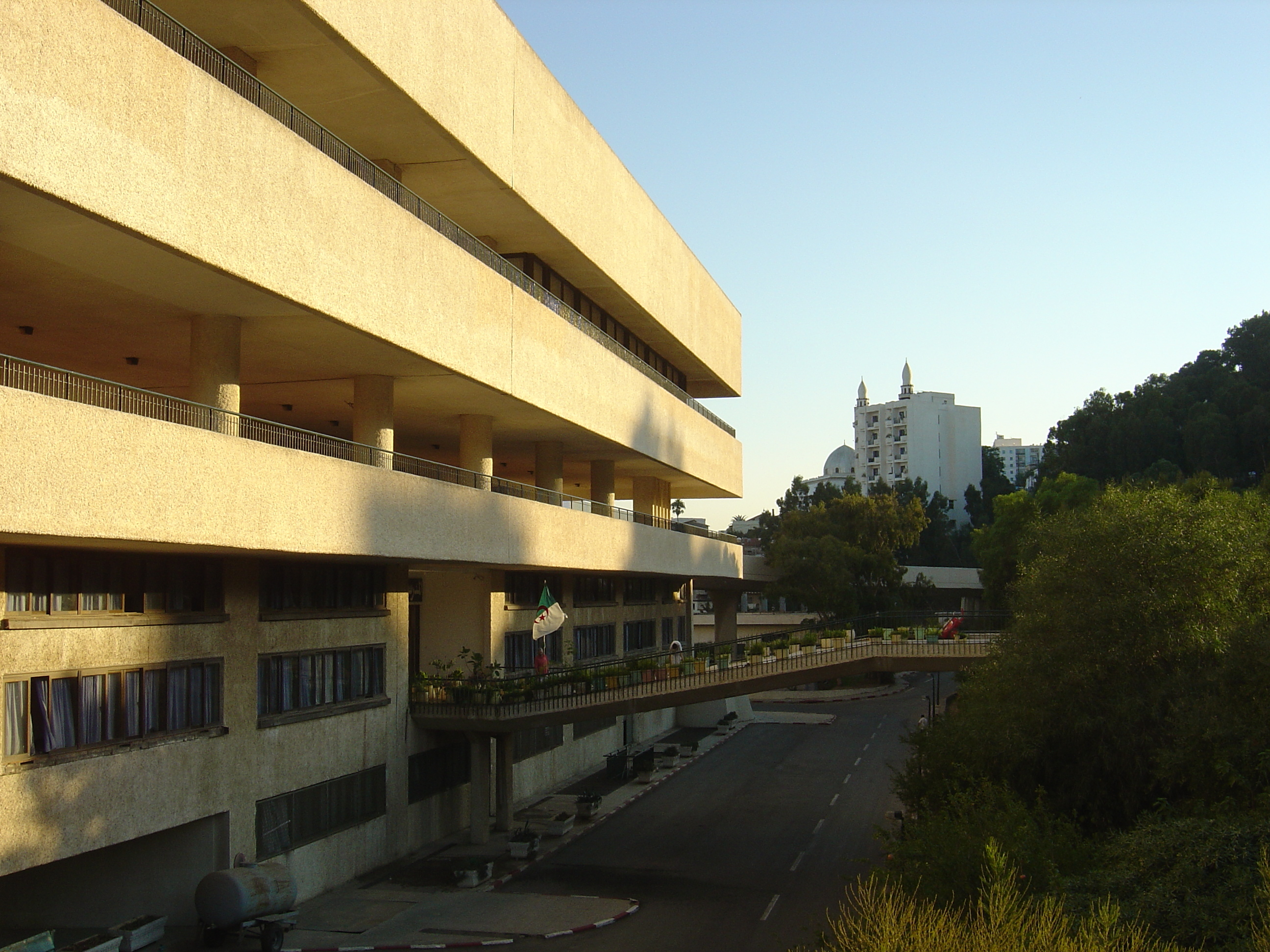 Picture Algeria Algiers El Aurassi Hotel 2004-09 24 - History El Aurassi Hotel