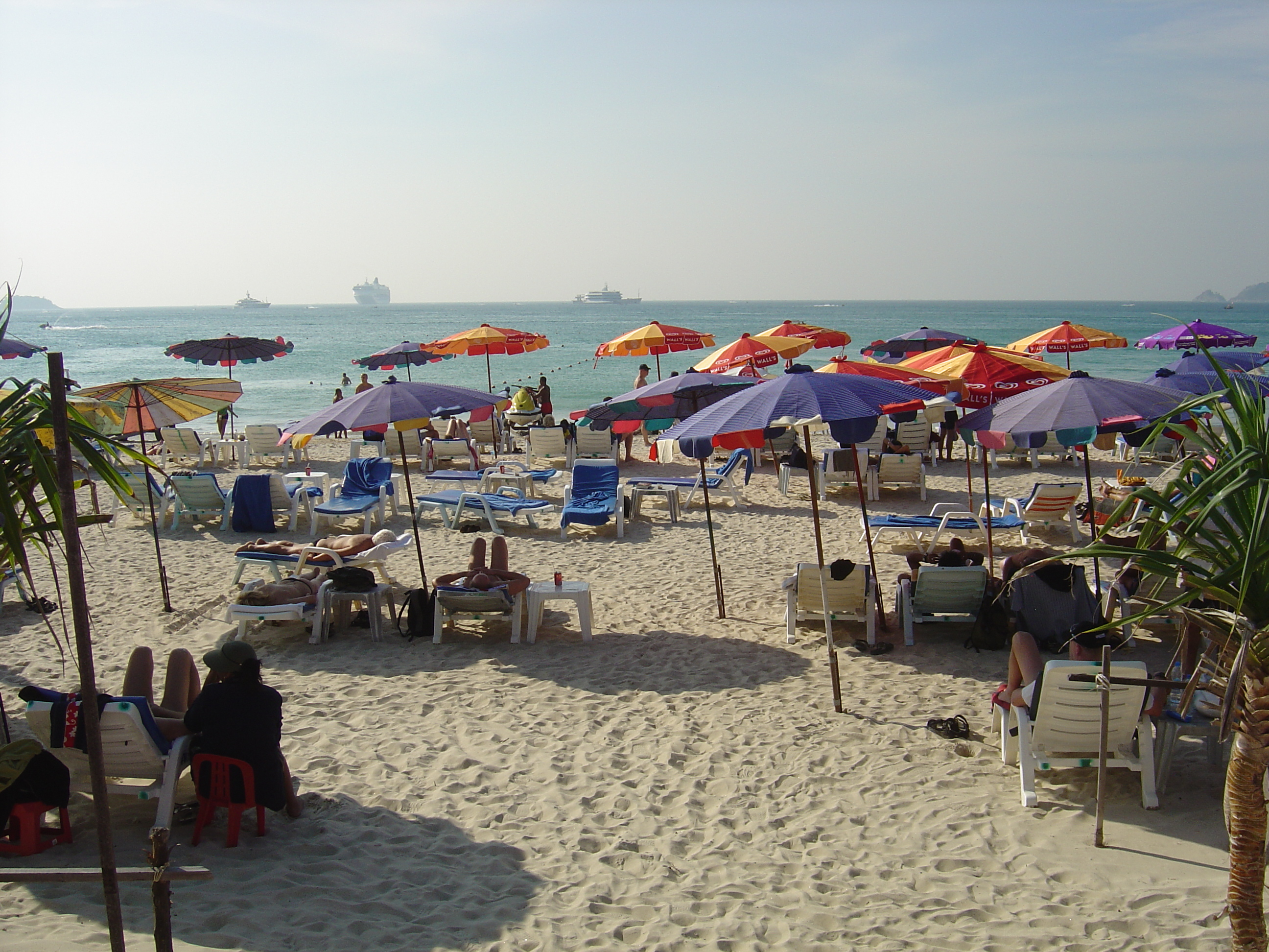 Picture Thailand Phuket Patong Beach 2005-12 13 - Tour Beach