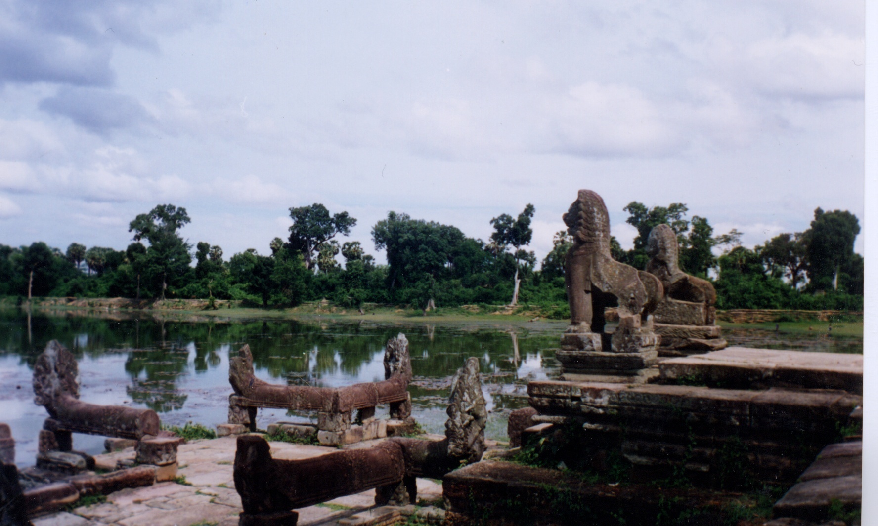 Picture Cambodia Angkor 1996-06 61 - Recreation Angkor