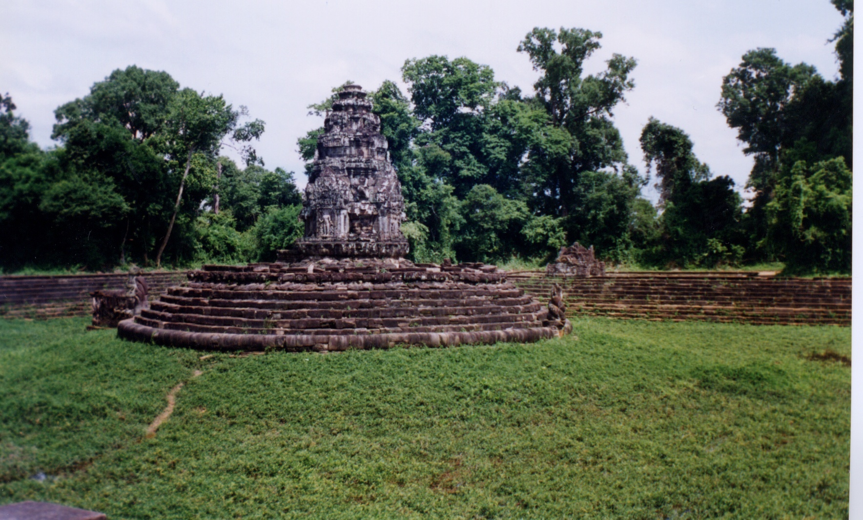 Picture Cambodia Angkor 1996-06 68 - Tours Angkor