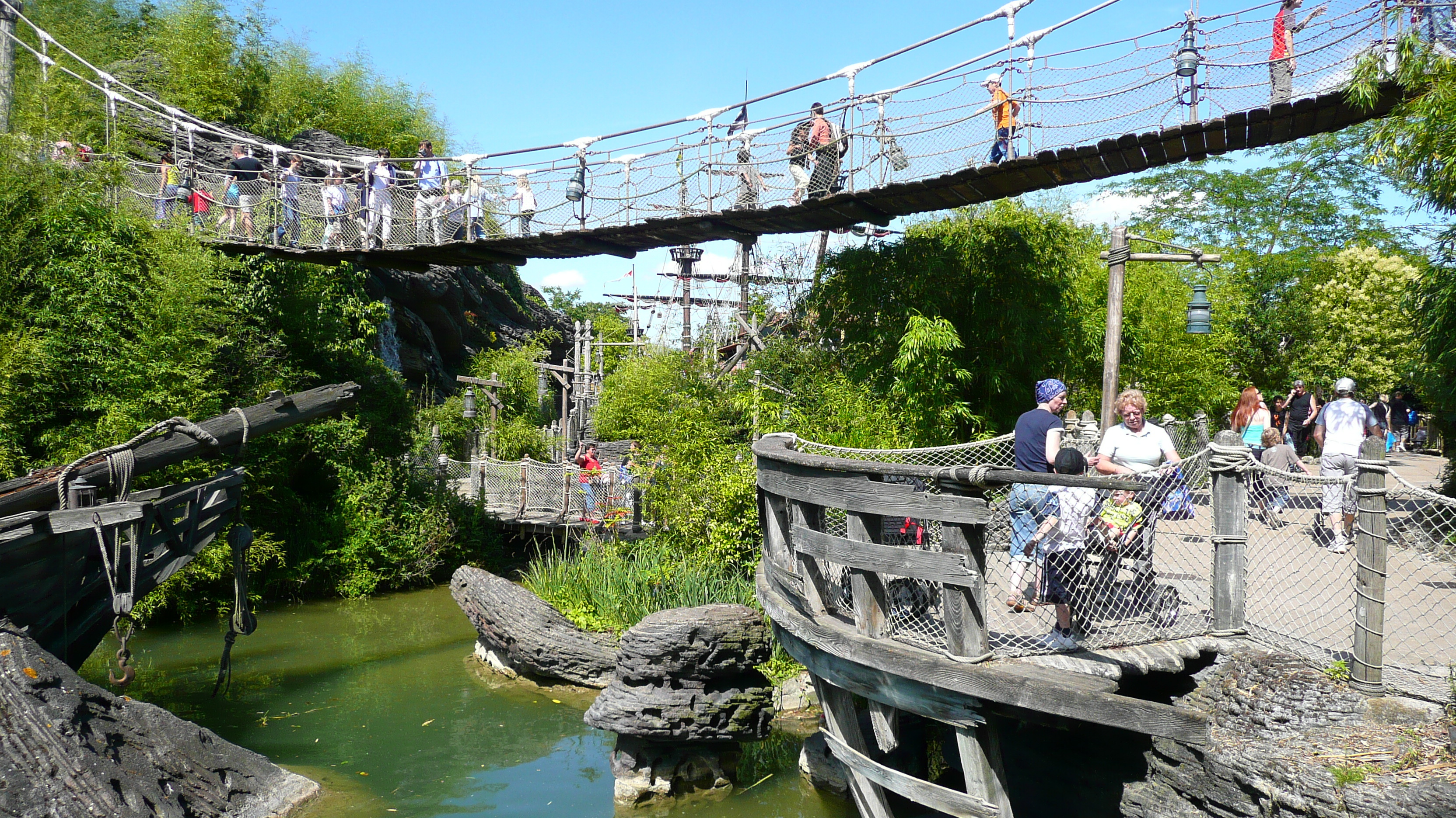 Picture France Disneyland Paris Adventure Isle 2007-07 20 - Around Adventure Isle