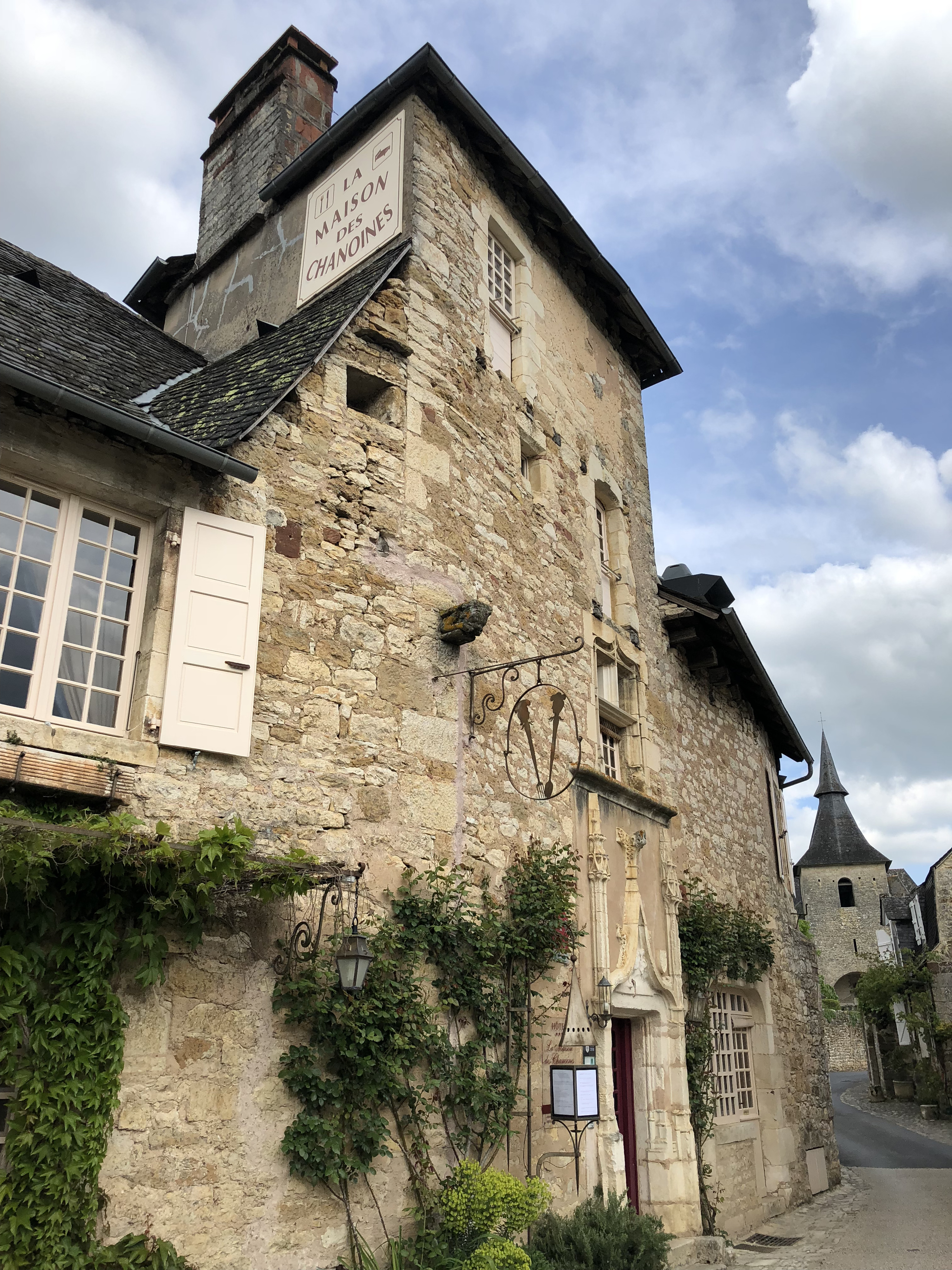 Picture France Turenne 2018-04 66 - Around Turenne