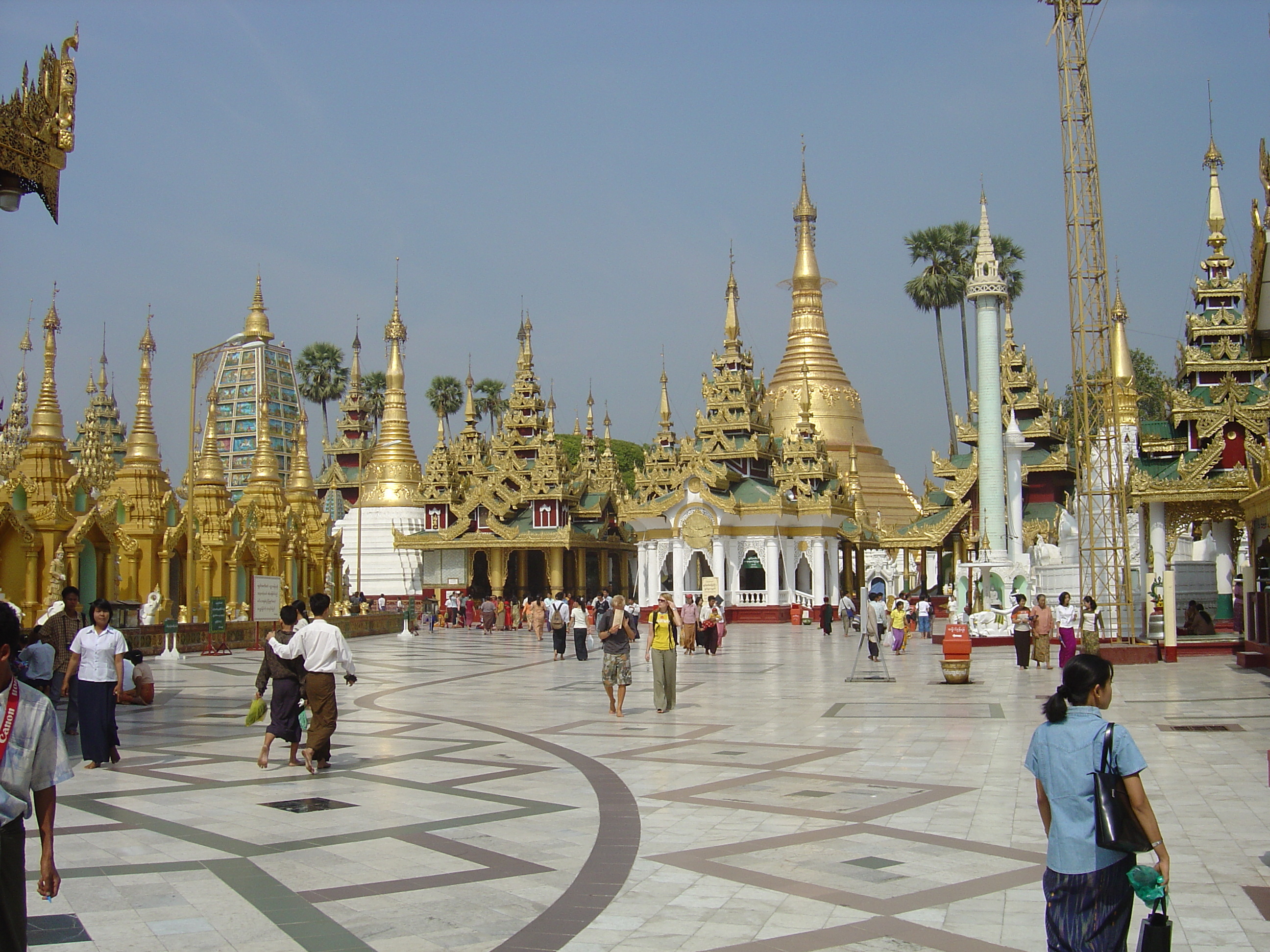 Picture Myanmar Yangon Shwedagon Pagoda 2005-01 2 - Tours Shwedagon Pagoda