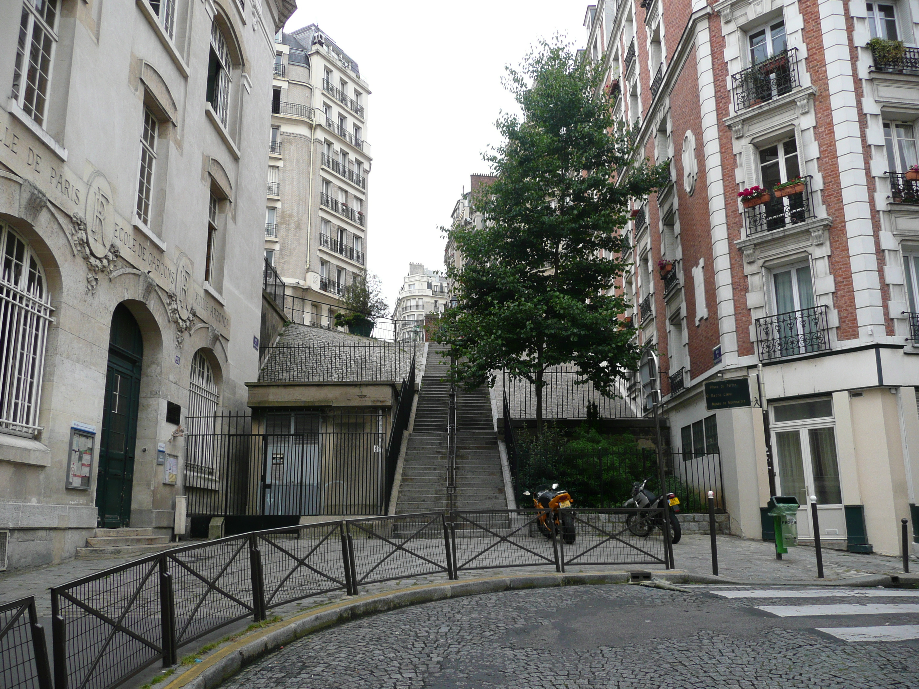 Picture France Paris Montmartre 2007-06 131 - Center Montmartre