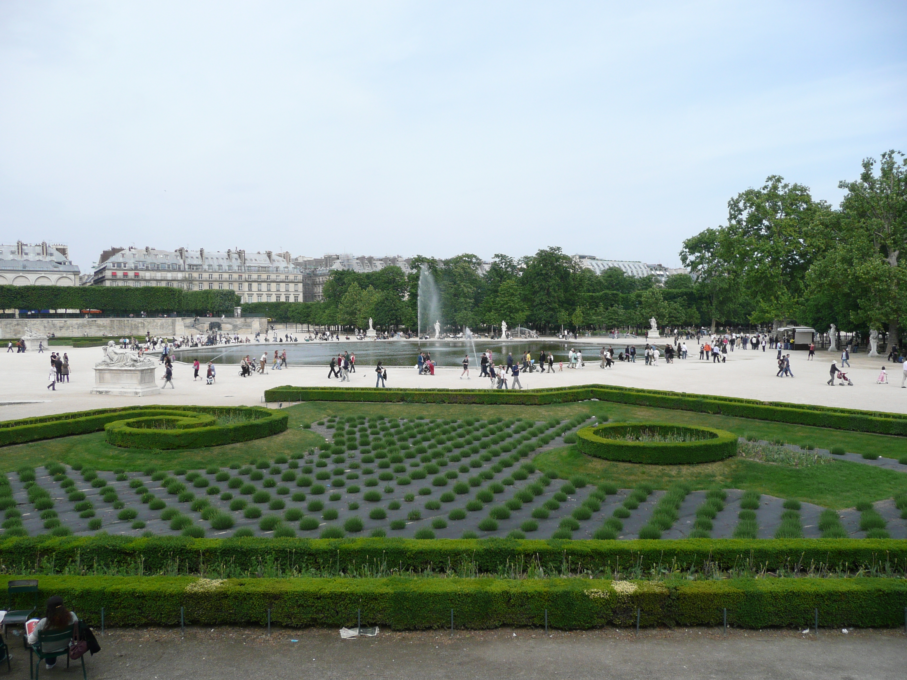 Picture France Paris Garden of Tuileries 2007-05 310 - Center Garden of Tuileries