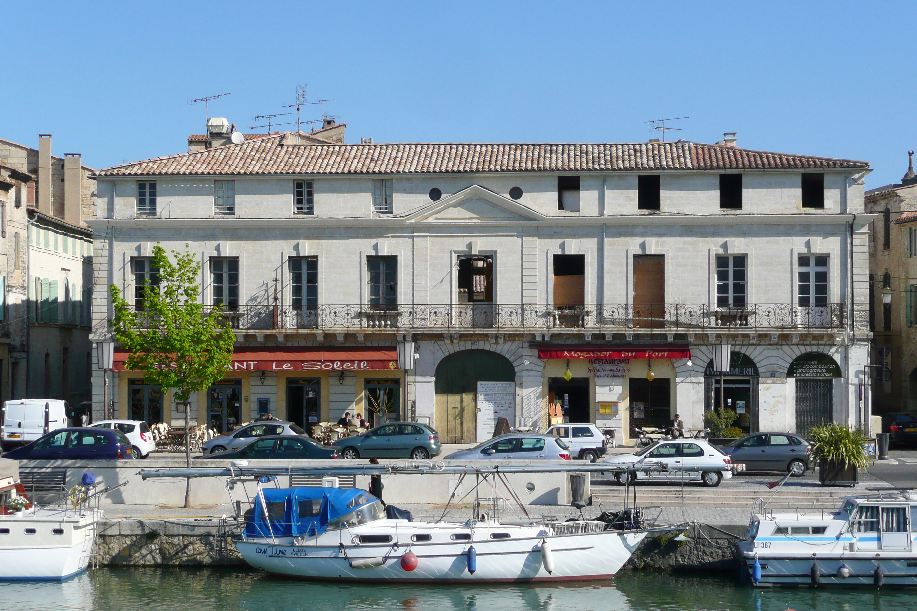 Picture France Beaucaire 2008-04 25 - Center Beaucaire