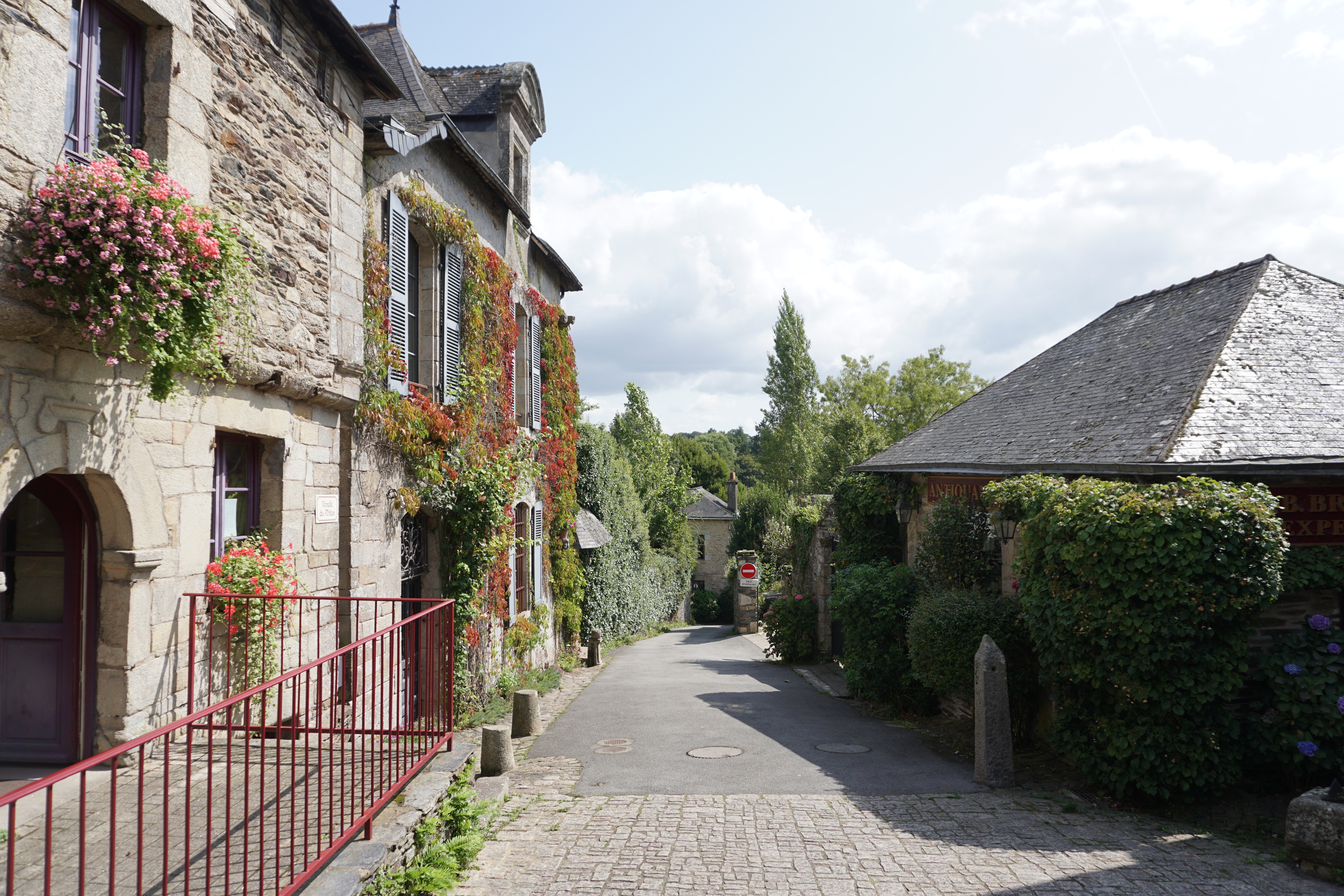 Picture France Rochefort-en-Terre 2017-08 56 - Tours Rochefort-en-Terre