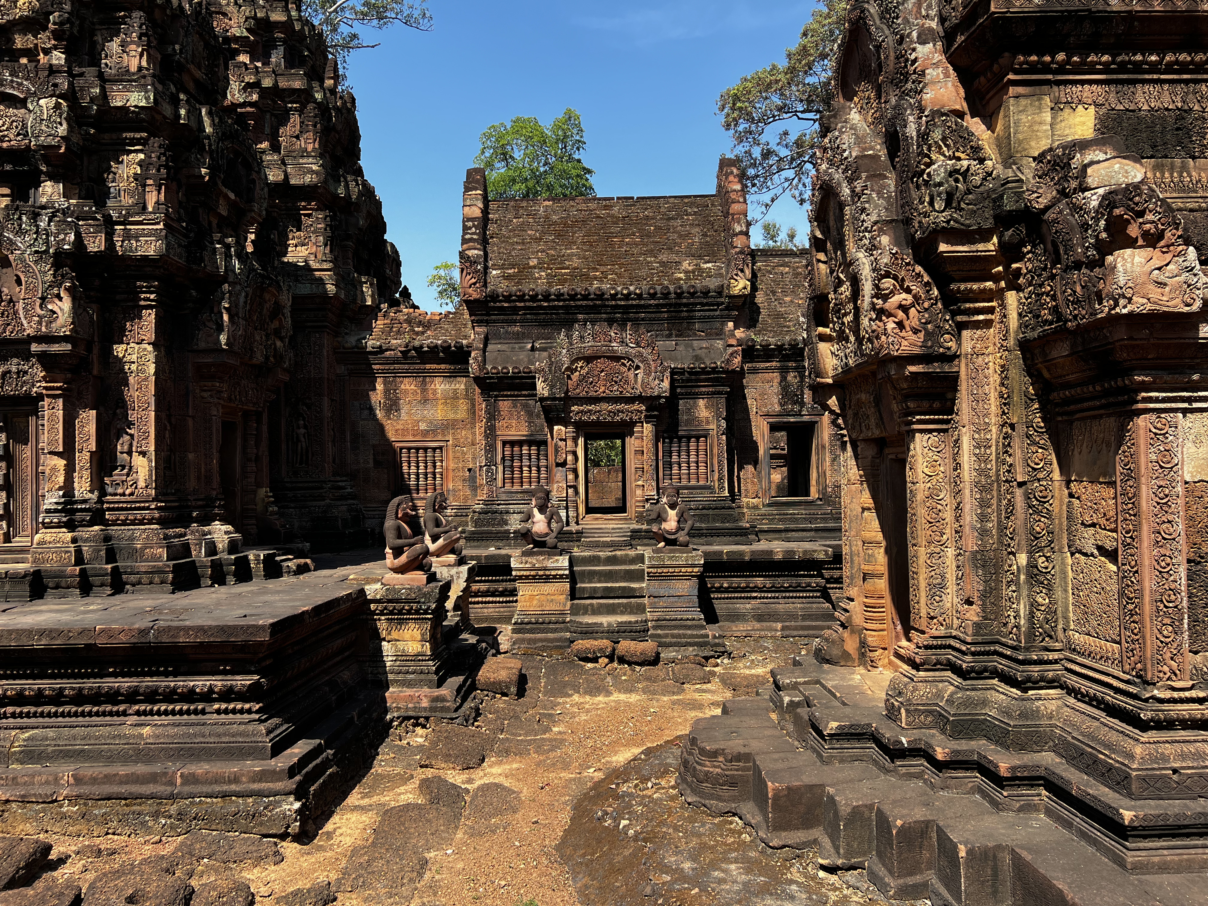 Picture Cambodia Siem Reap ⁨Banteay Srei⁩ 2023-01 11 - Recreation ⁨Banteay Srei⁩