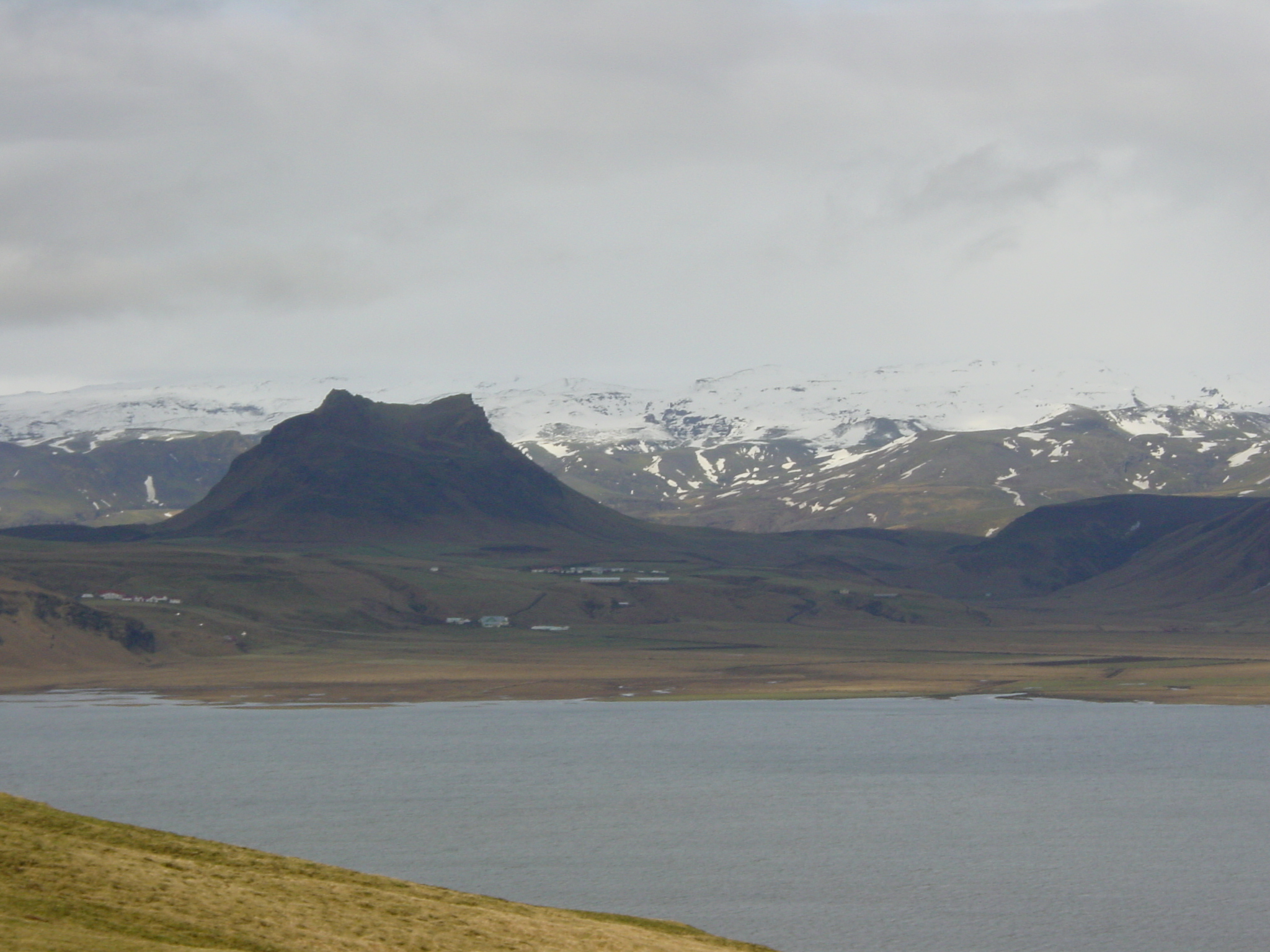 Picture Iceland Dyrholaey 2003-03 28 - Center Dyrholaey