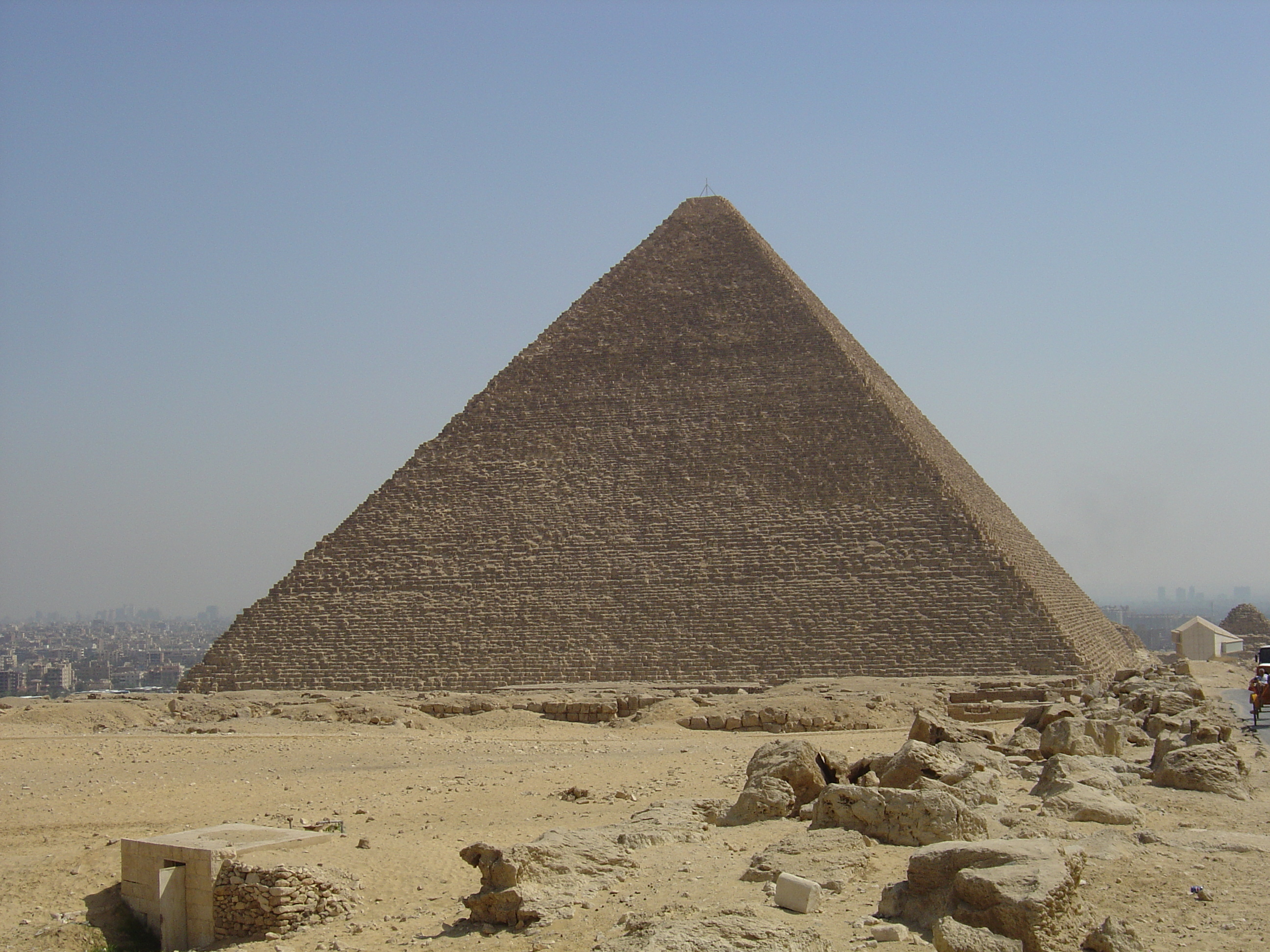 Picture Egypt Gyza Pyramids 2004-09 12 - Center Gyza Pyramids