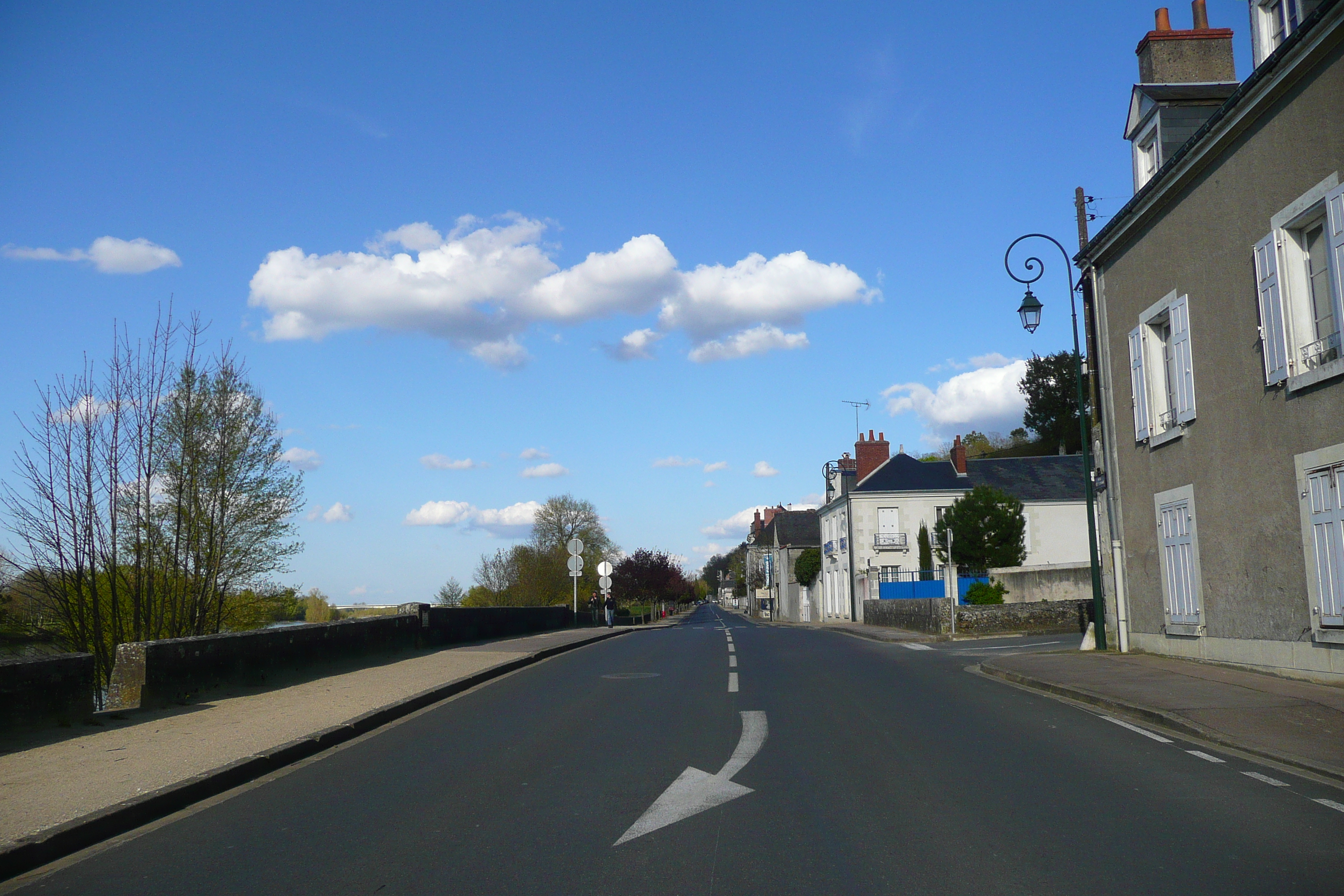 Picture France Amboise Amboise to blois road 2008-04 25 - History Amboise to blois road