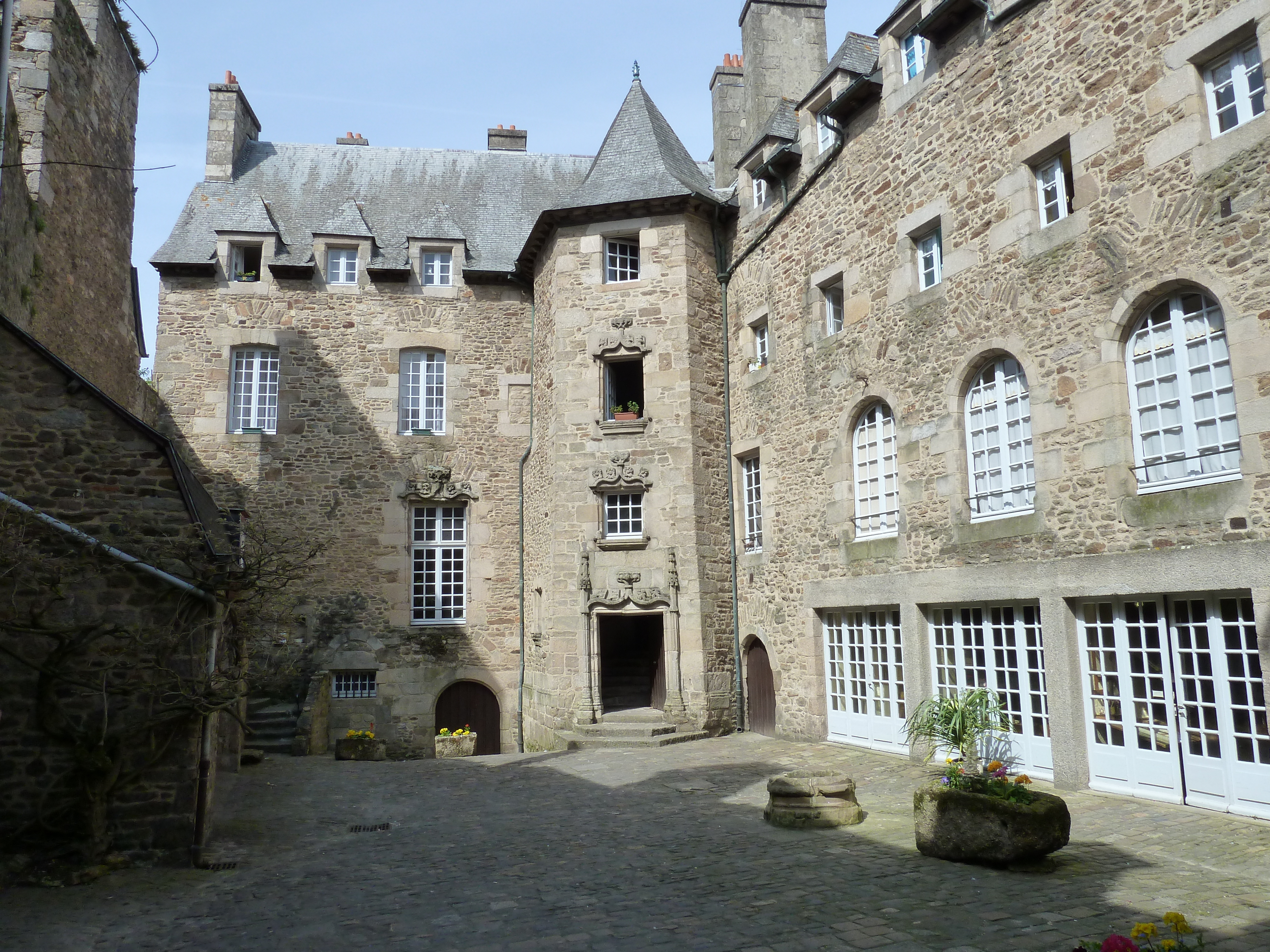 Picture France Dinan 2010-04 78 - Tour Dinan