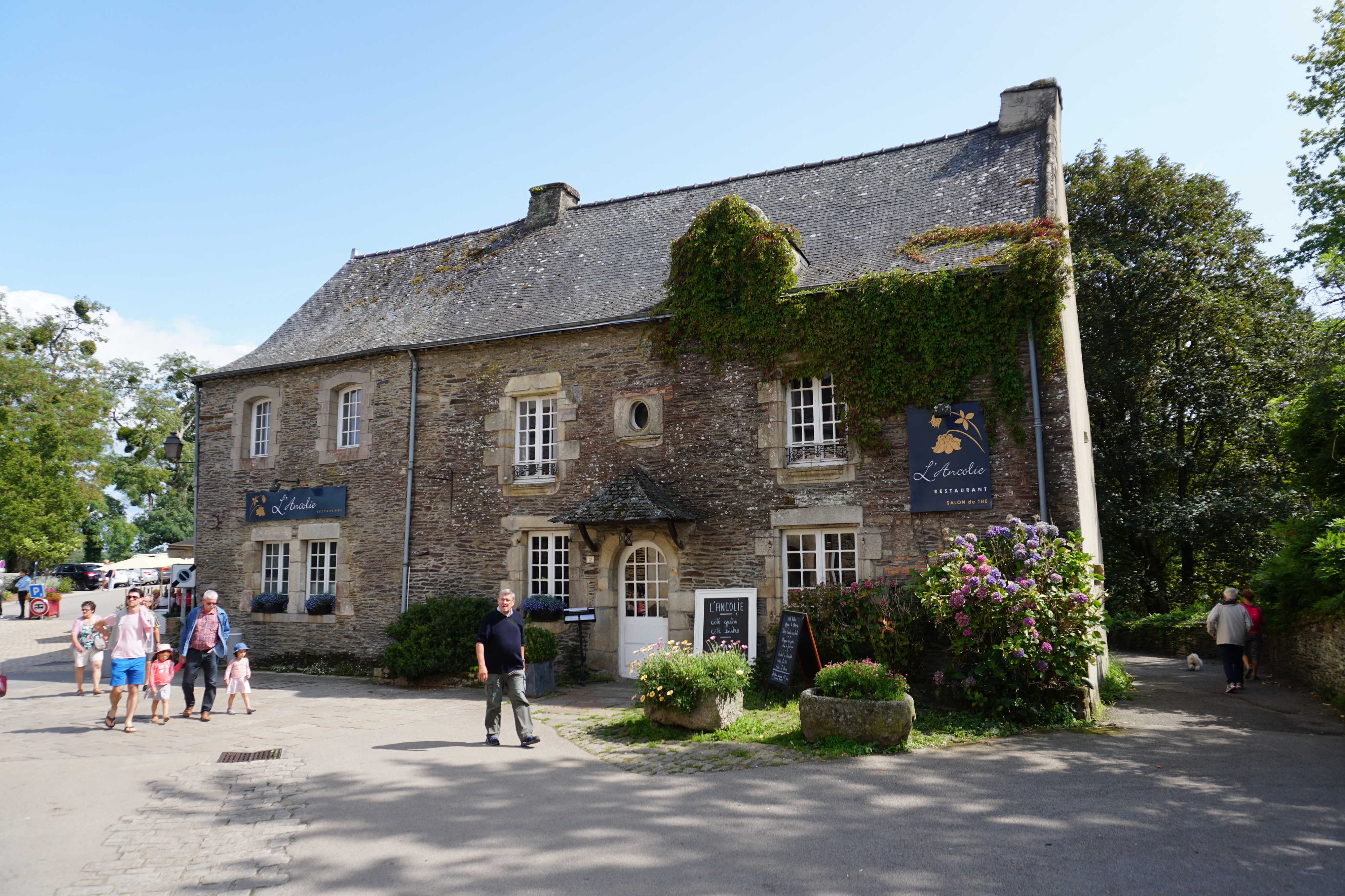 Picture France Rochefort-en-Terre 2017-08 52 - Center Rochefort-en-Terre