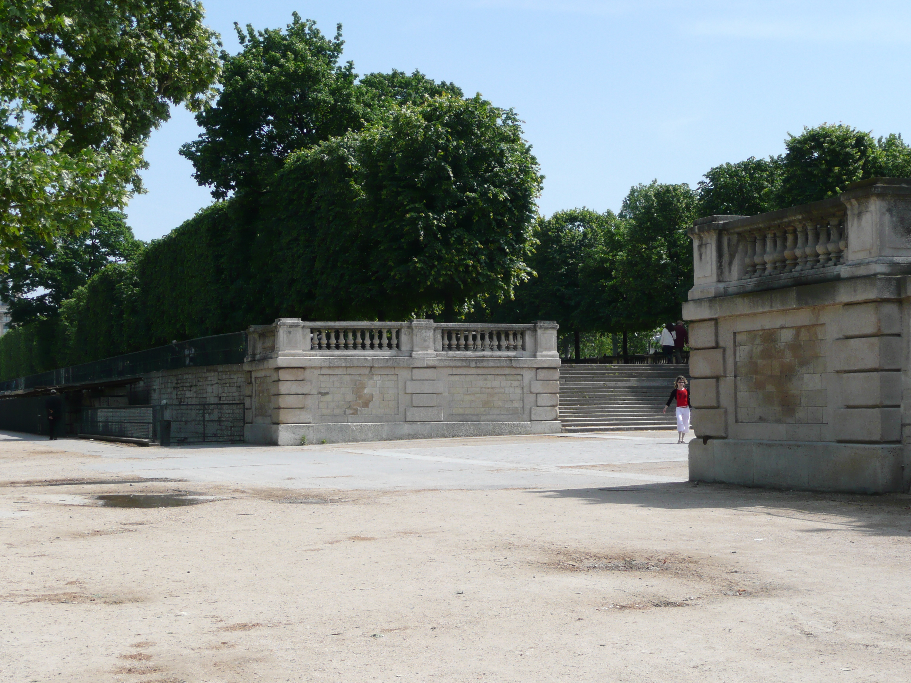 Picture France Paris Garden of Tuileries 2007-05 61 - Center Garden of Tuileries