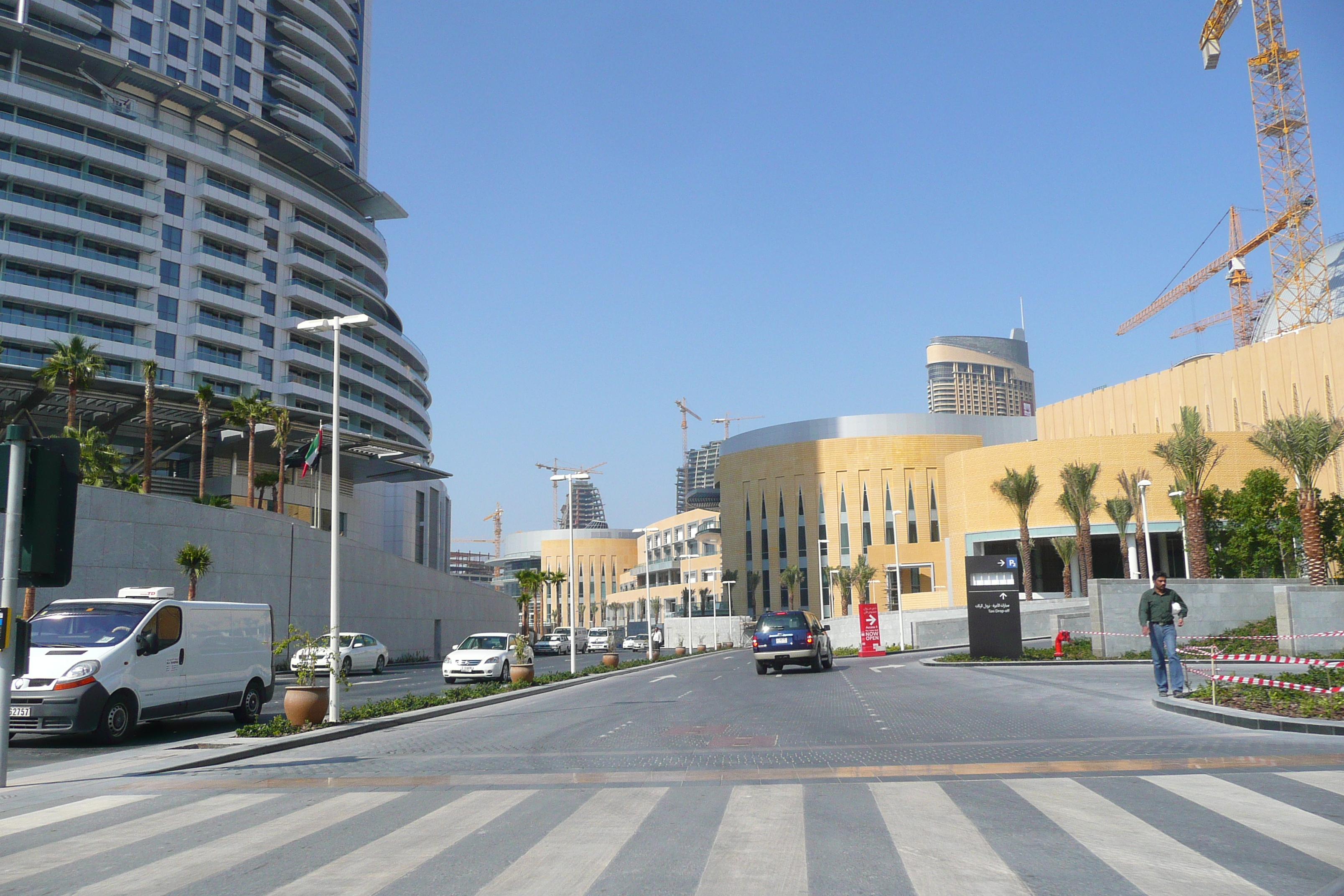 Picture United Arab Emirates Dubai Burj Dubai 2009-01 40 - Discovery Burj Dubai