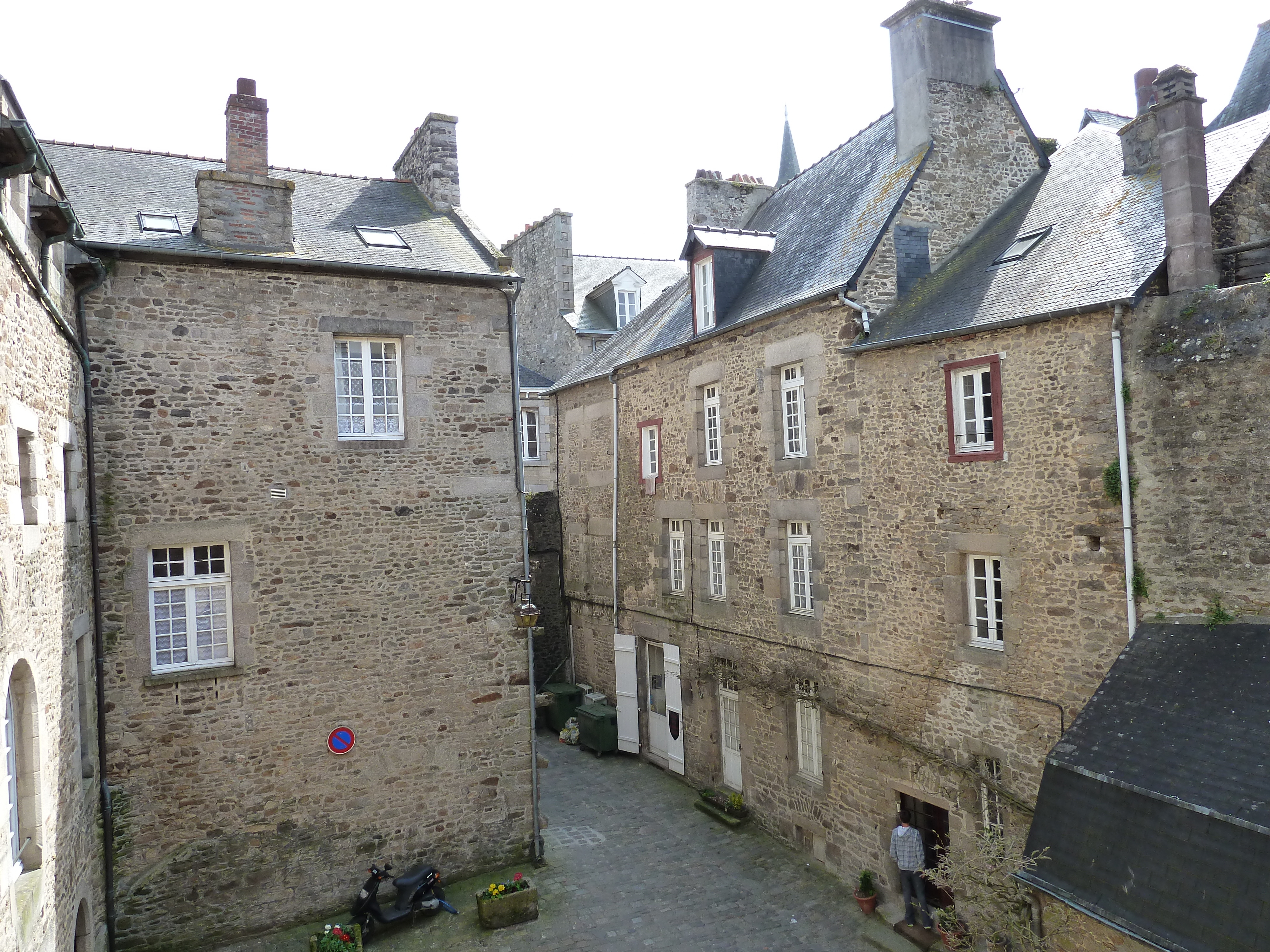 Picture France Dinan 2010-04 103 - Center Dinan