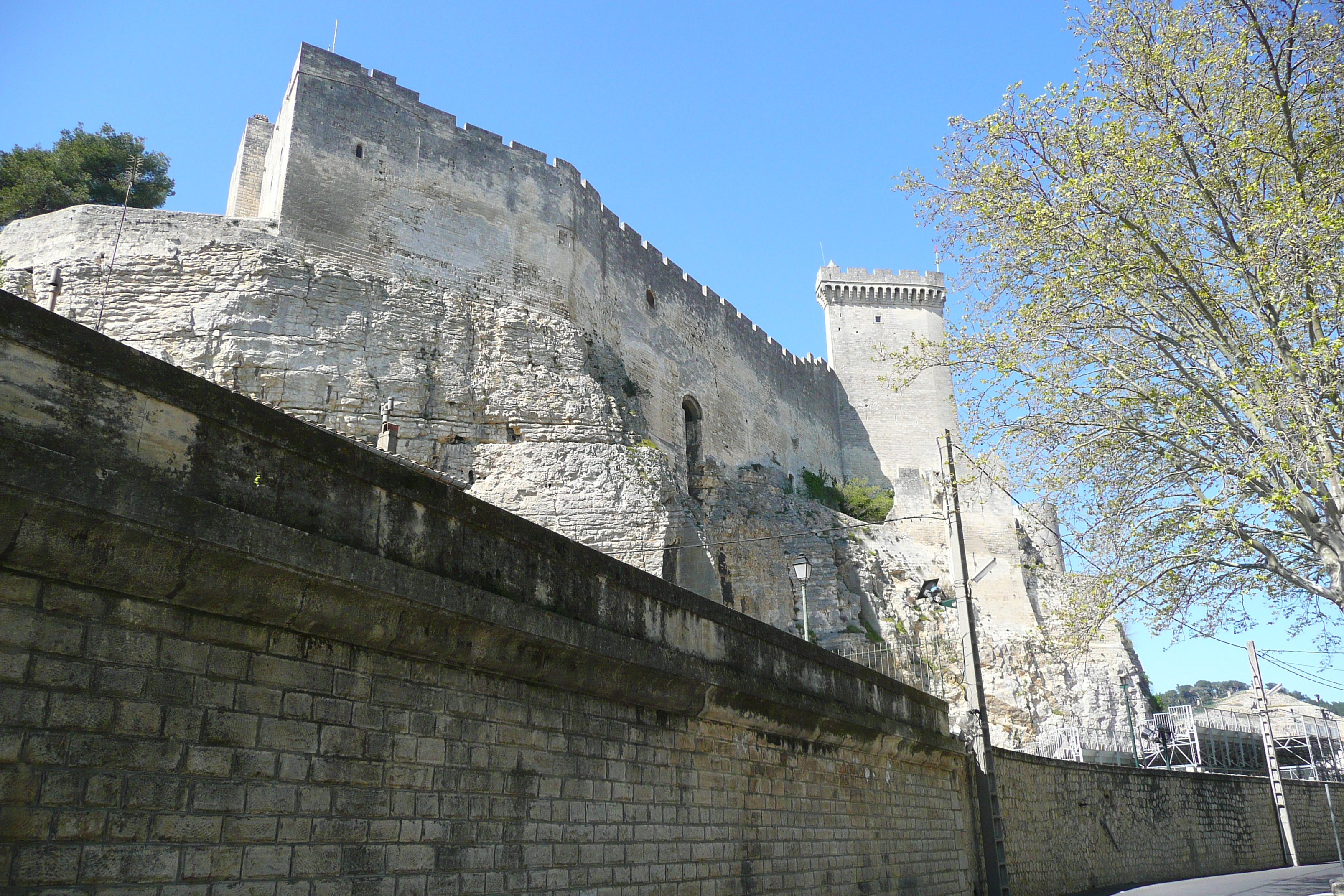 Picture France Beaucaire 2008-04 27 - History Beaucaire