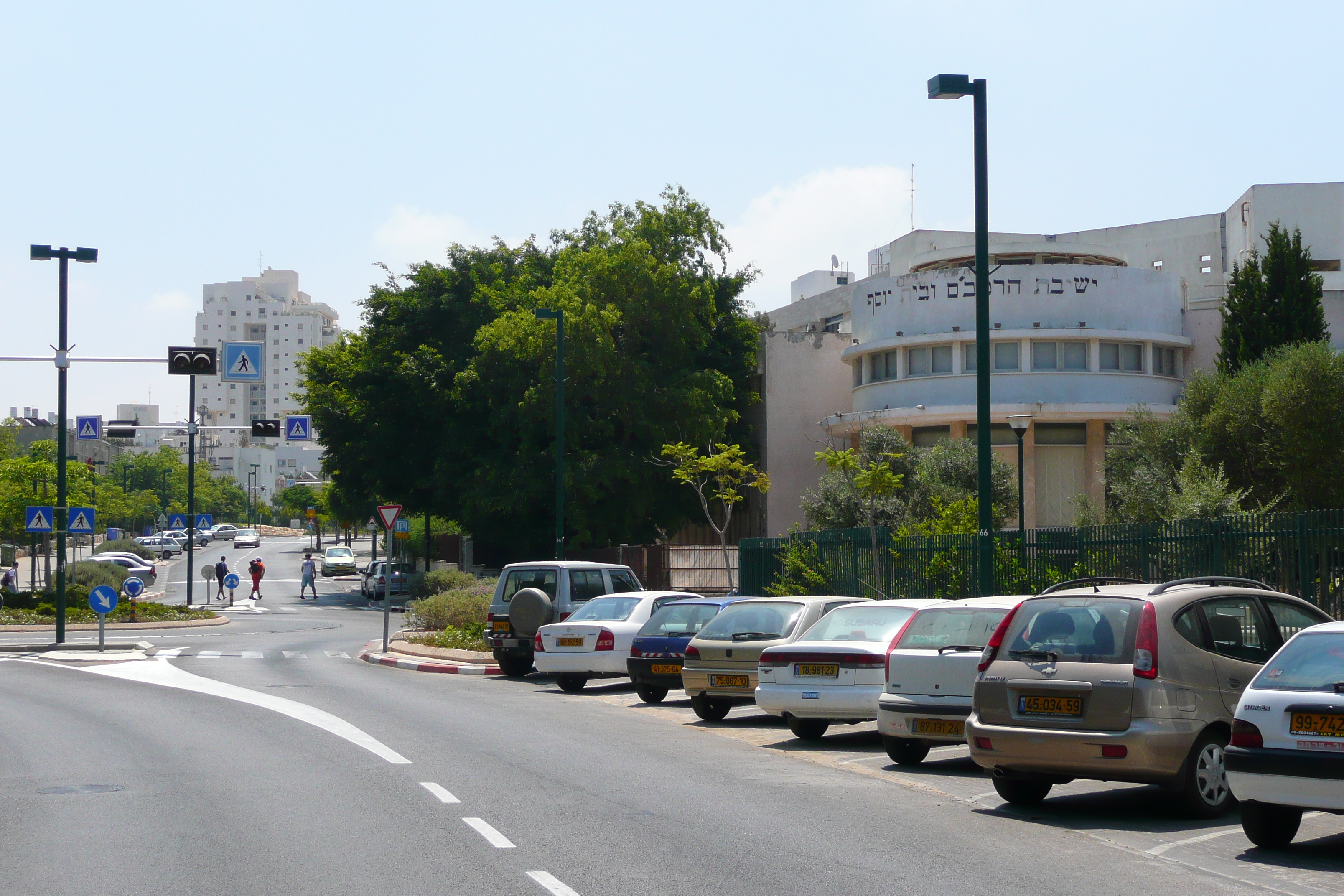 Picture Israel Tel Aviv Rokach Street 2007-06 12 - Around Rokach Street