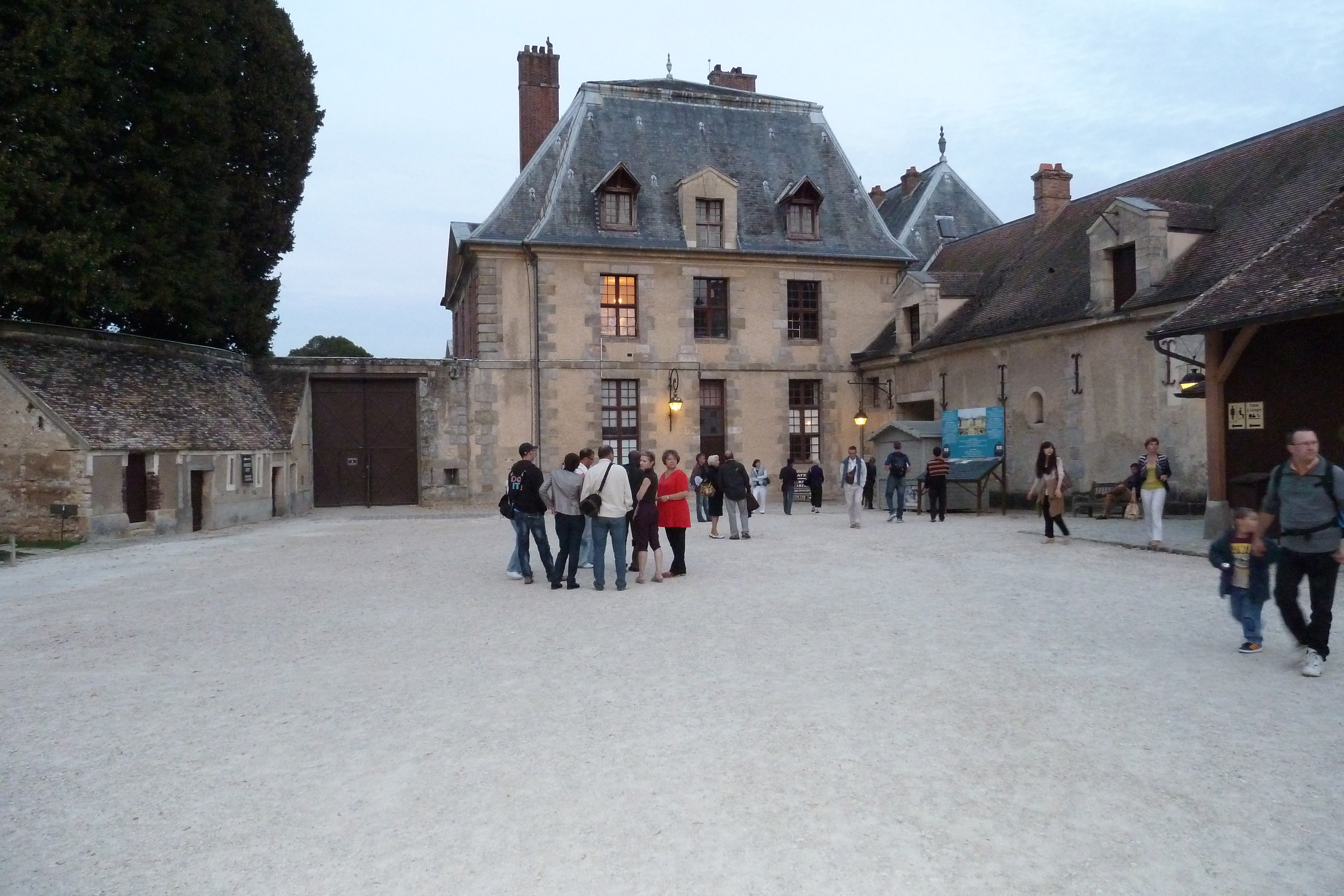 Picture France Vaux Le Vicomte Castle Vaux Le Vicomte Gardens 2010-09 74 - Tours Vaux Le Vicomte Gardens