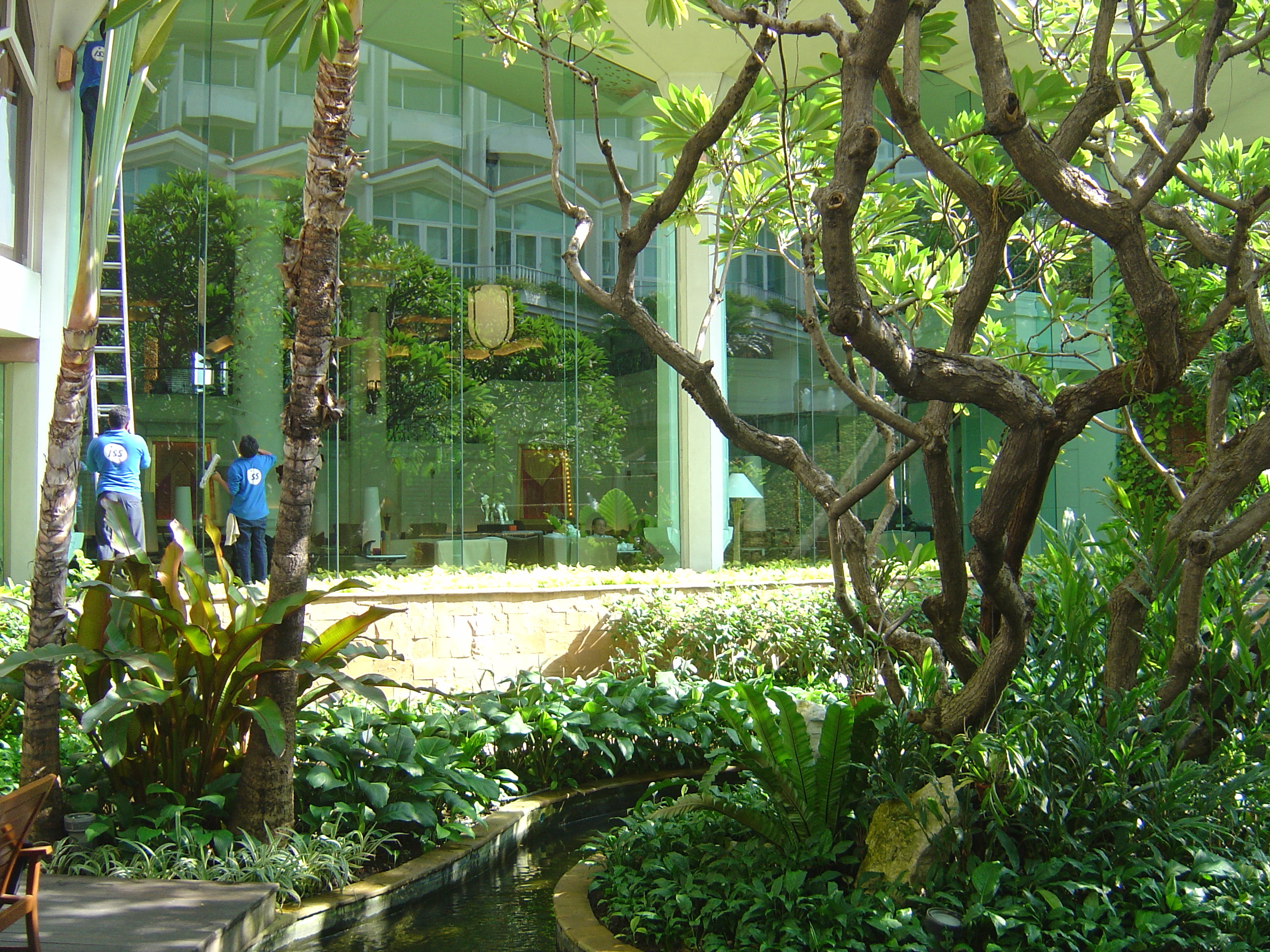 Picture Thailand Bangkok Dusit Tani Hotel 2005-12 22 - Discovery Dusit Tani Hotel