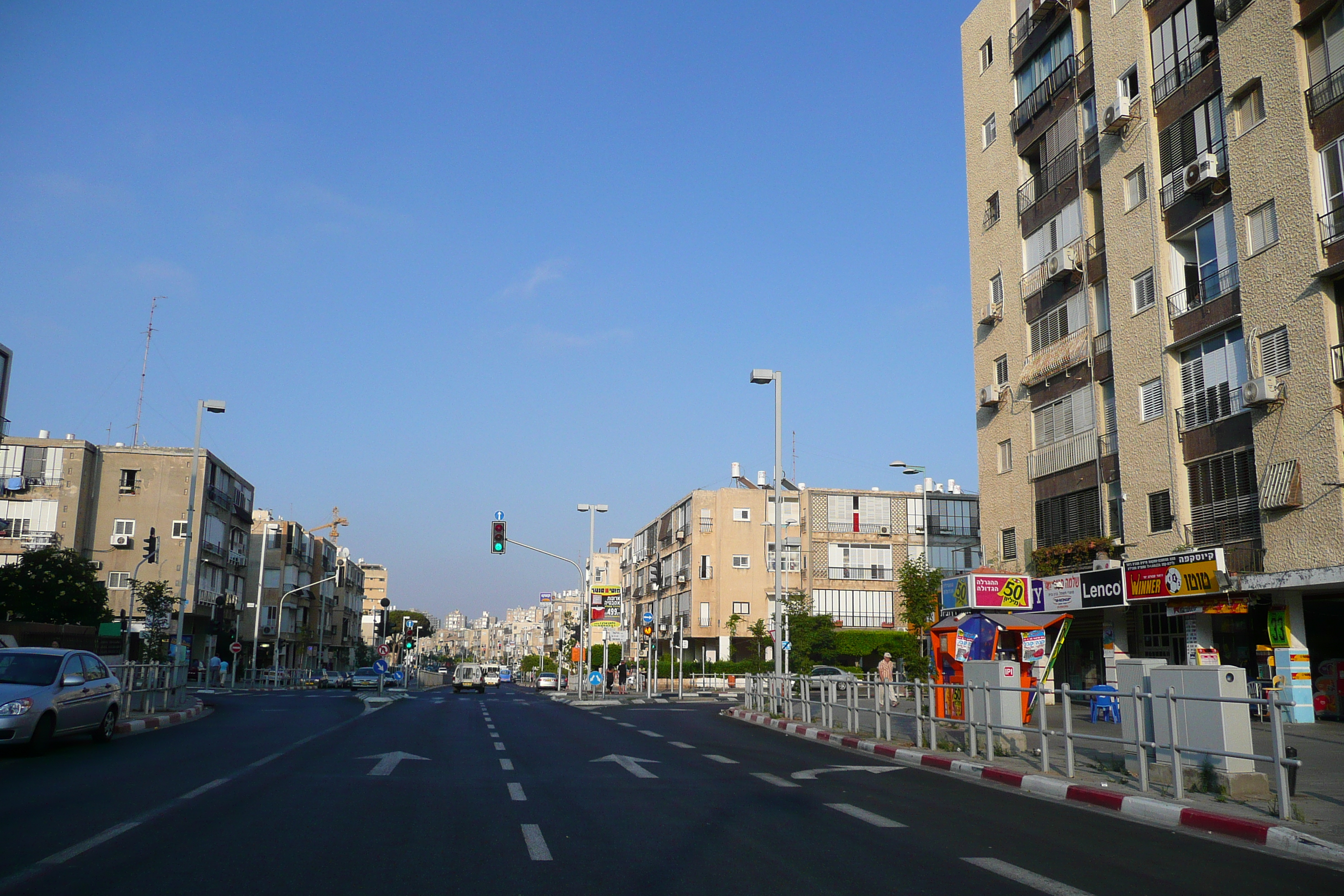 Picture Israel Bat Yam 2007-06 56 - Tour Bat Yam