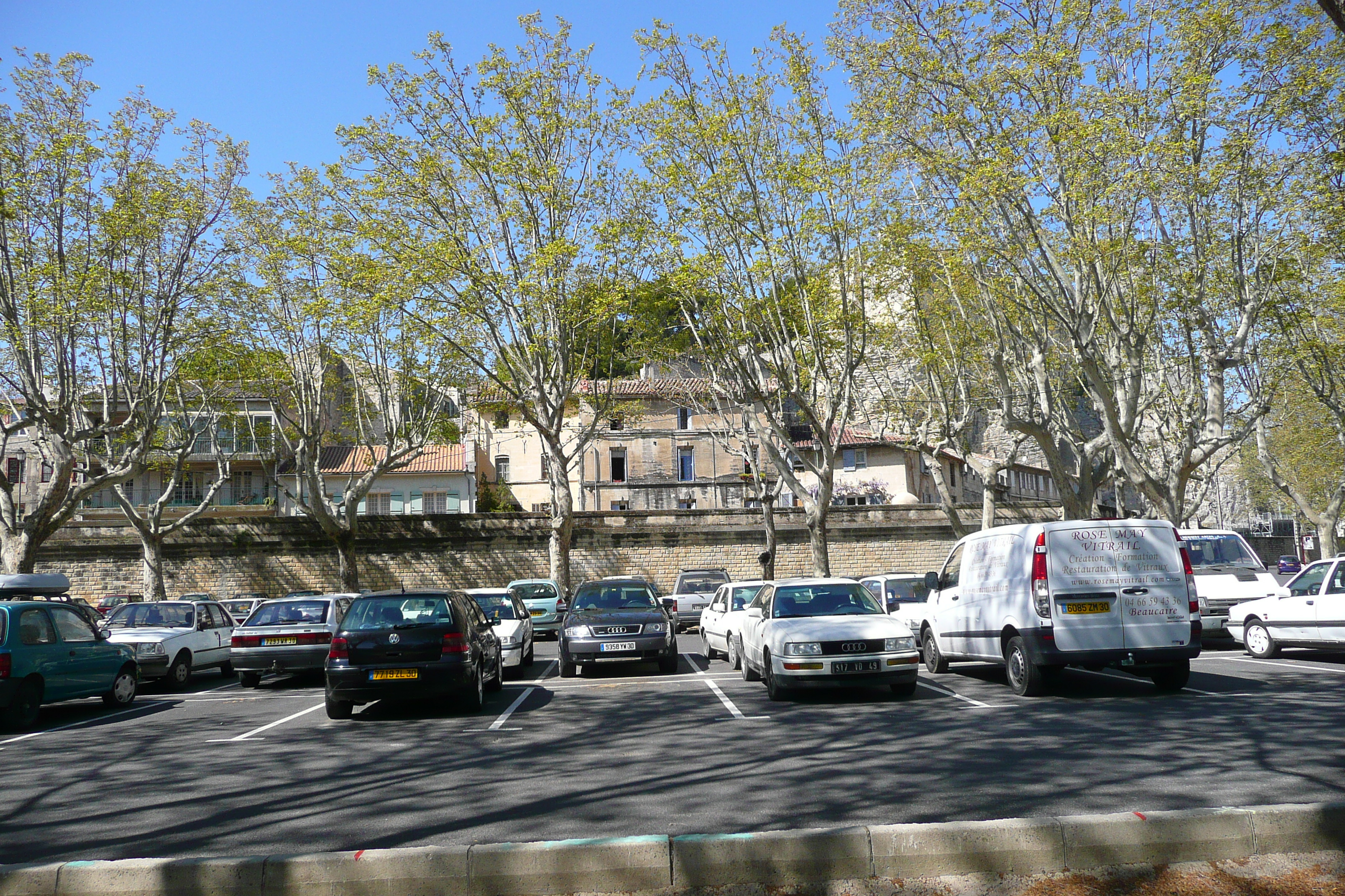 Picture France Beaucaire 2008-04 29 - Recreation Beaucaire