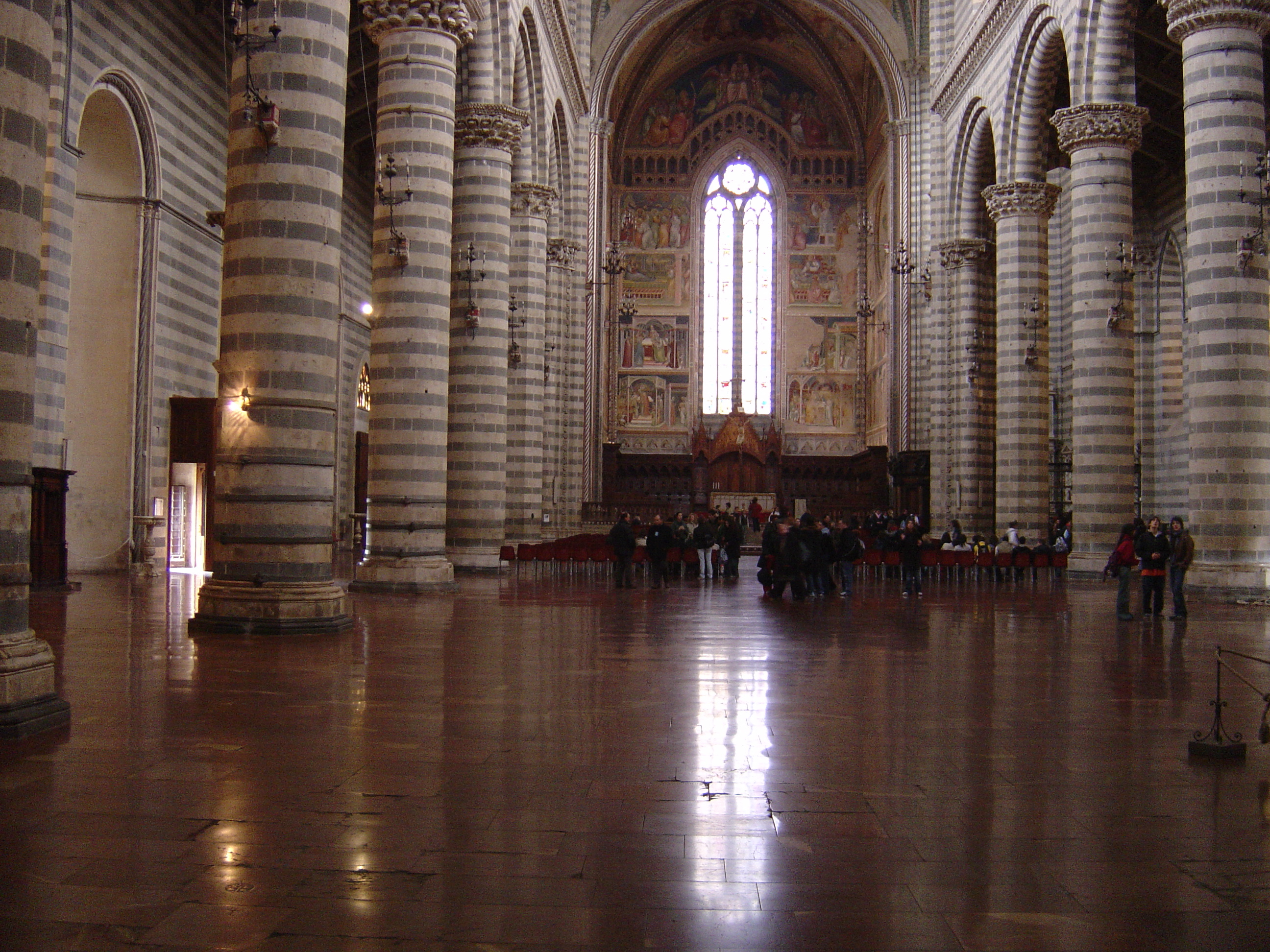 Picture Italy Orvieto 2004-03 11 - Center Orvieto