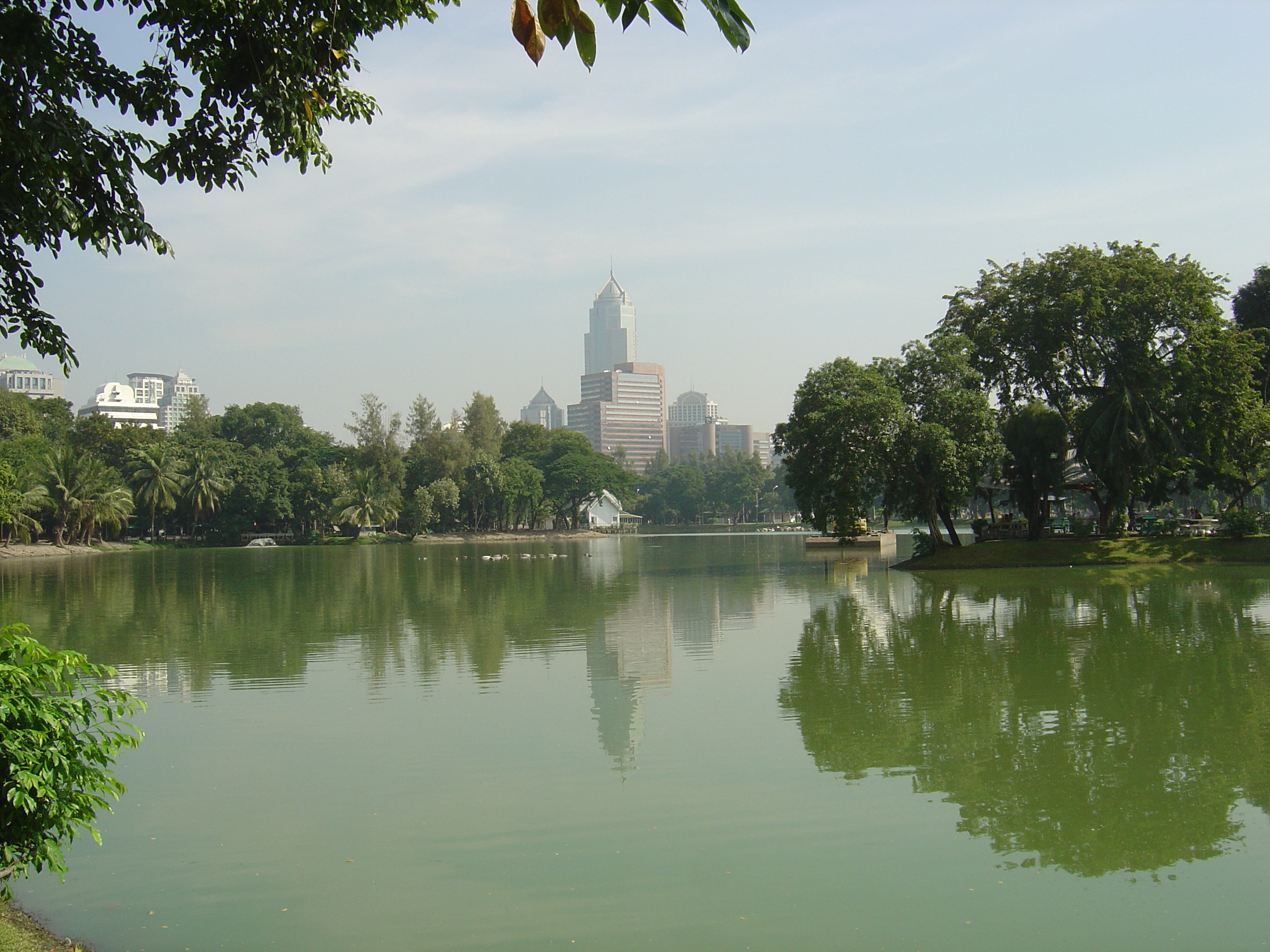 Picture Thailand Bangkok Lumpini Park 2005-12 12 - Around Lumpini Park