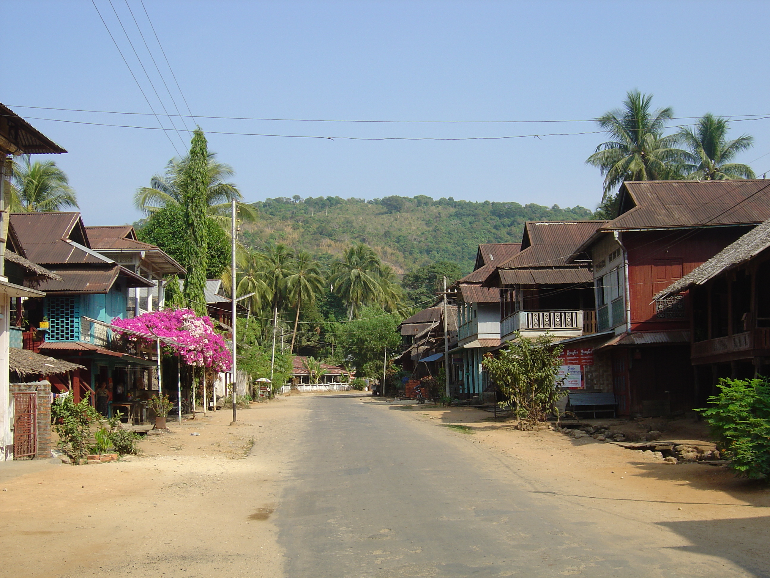 Picture Myanmar Road from Dawei to Maungmagan beach 2005-01 48 - Tour Road from Dawei to Maungmagan beach