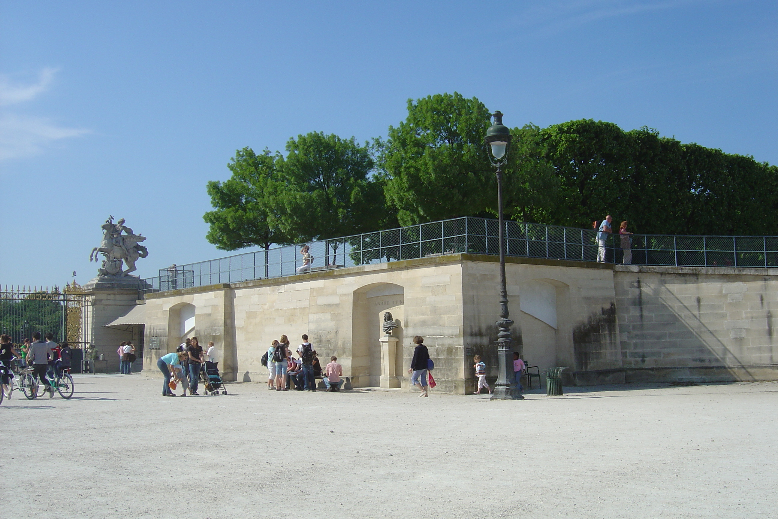 Picture France Paris Garden of Tuileries 2007-05 247 - Tours Garden of Tuileries