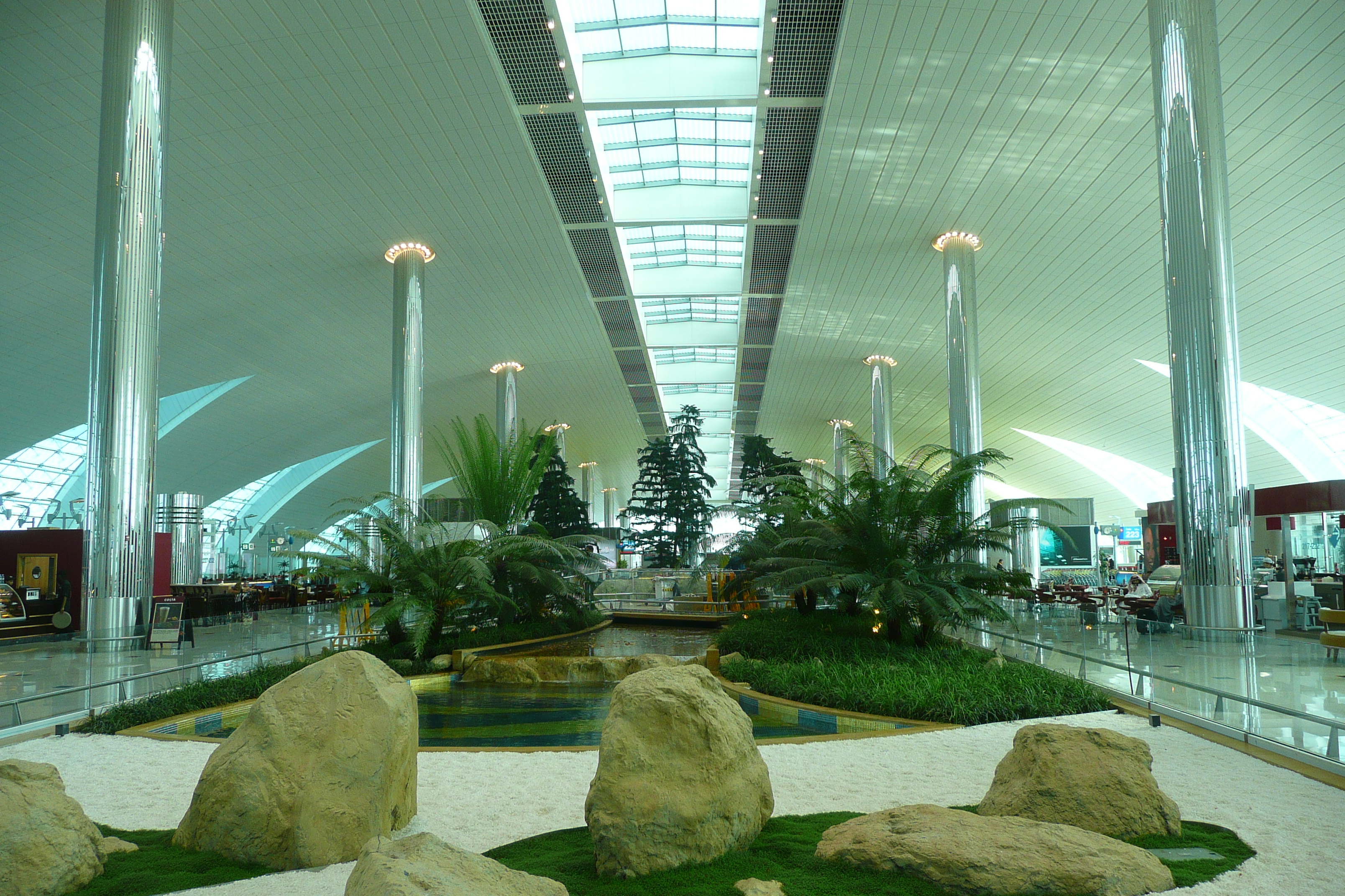 Picture United Arab Emirates Dubai Airport 2009-01 2 - Tours Airport