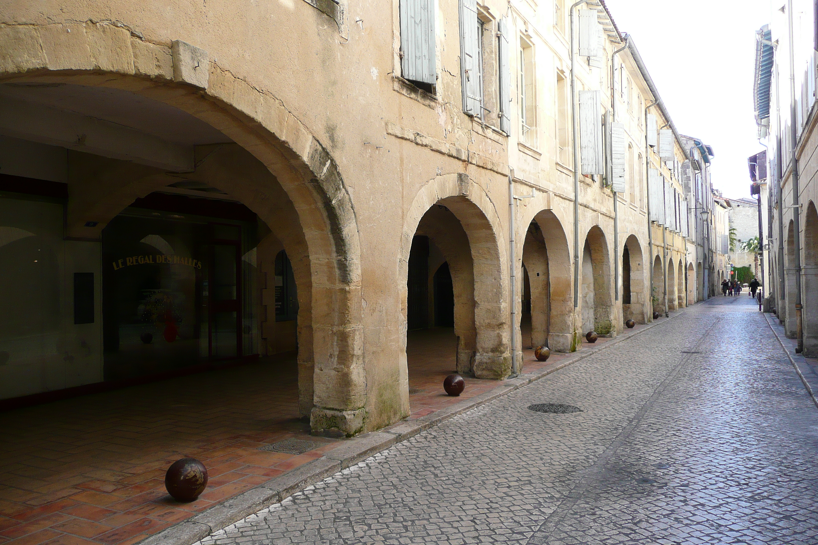 Picture France Tarascon 2008-04 35 - Around Tarascon