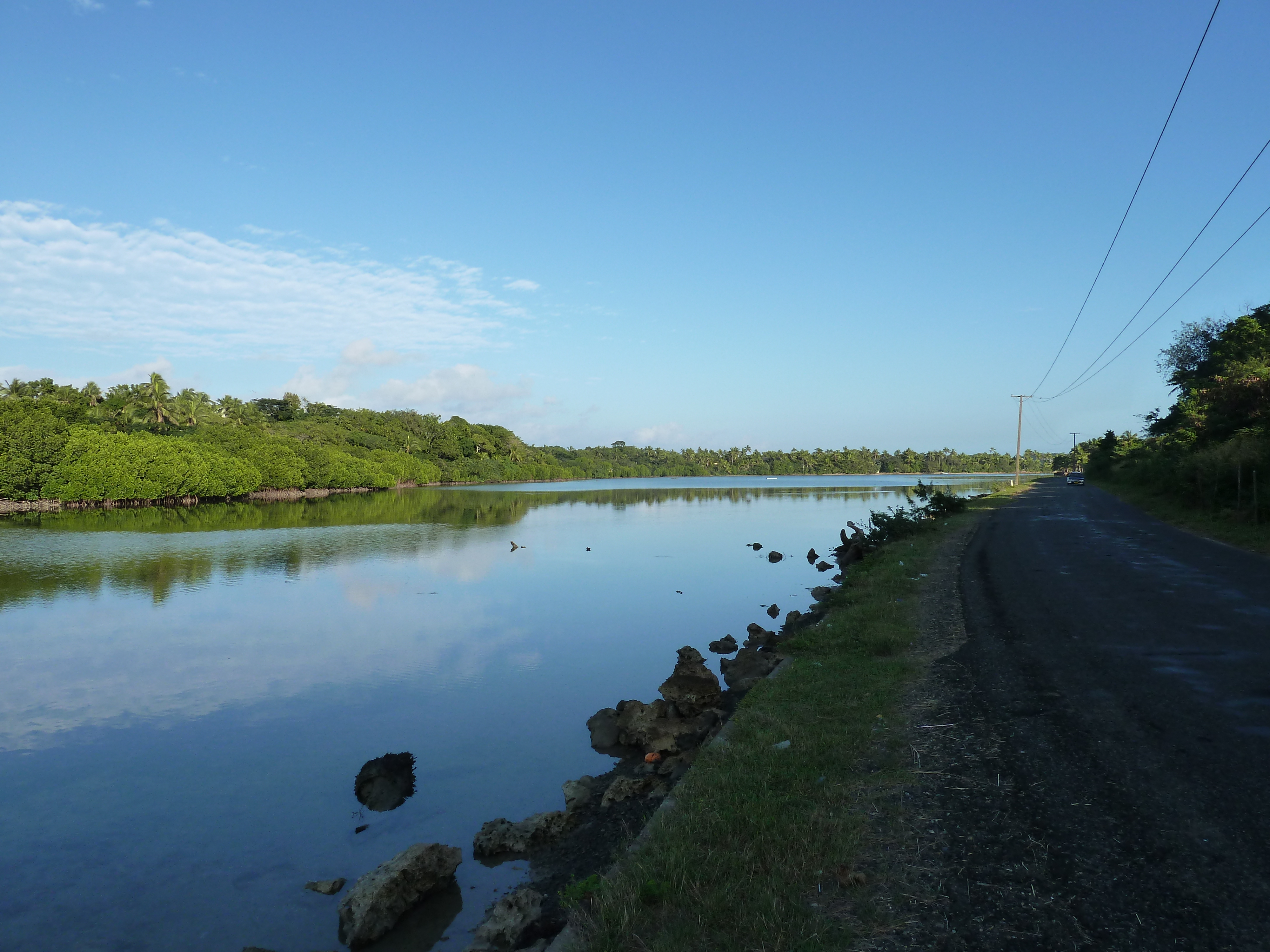 Picture Fiji Nadi to Sigatoka road 2010-05 3 - Recreation Nadi to Sigatoka road