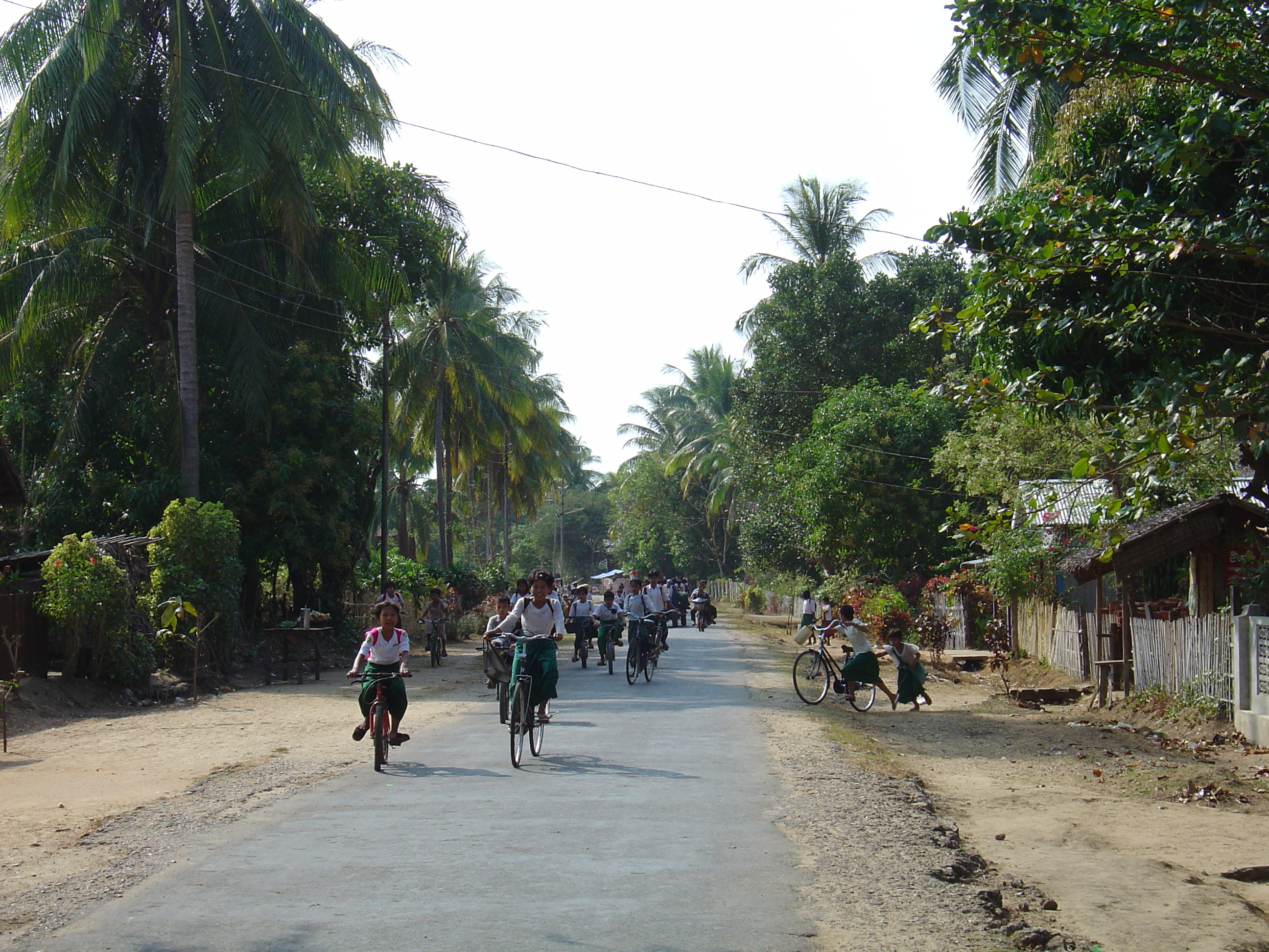 Picture Myanmar Road from Dawei to Maungmagan beach 2005-01 64 - Journey Road from Dawei to Maungmagan beach